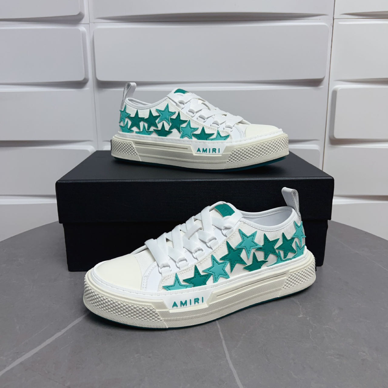 Amiri Stars Court Low Sneakers - FashionPlug