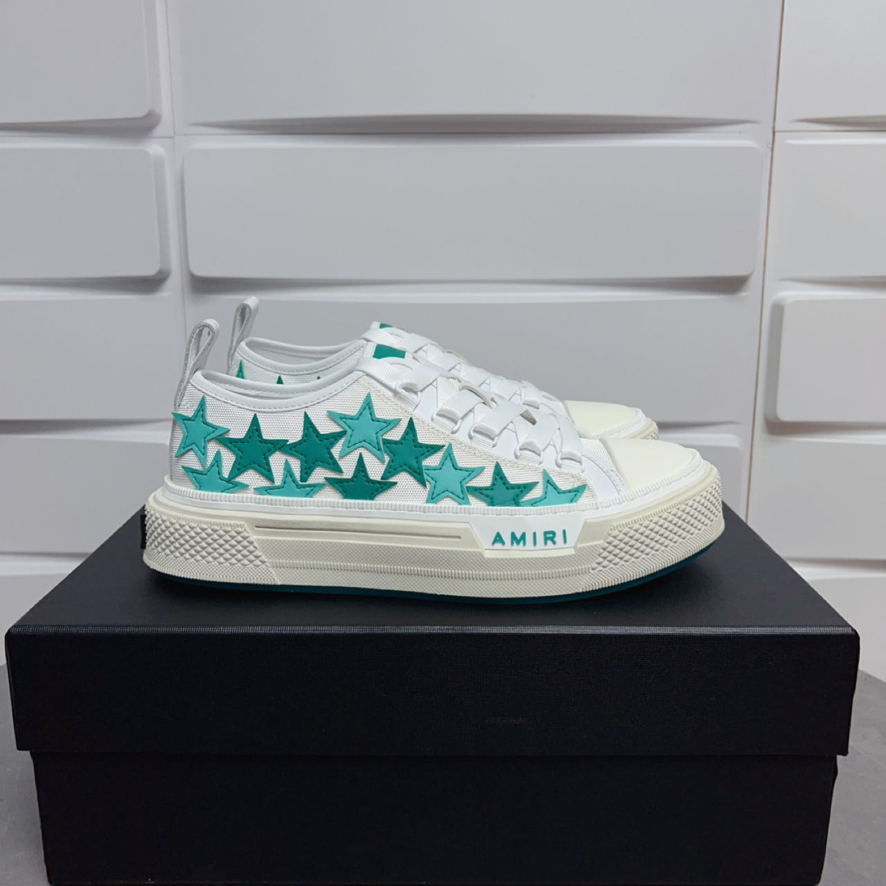 Amiri Stars Court Low Sneakers - FashionPlug