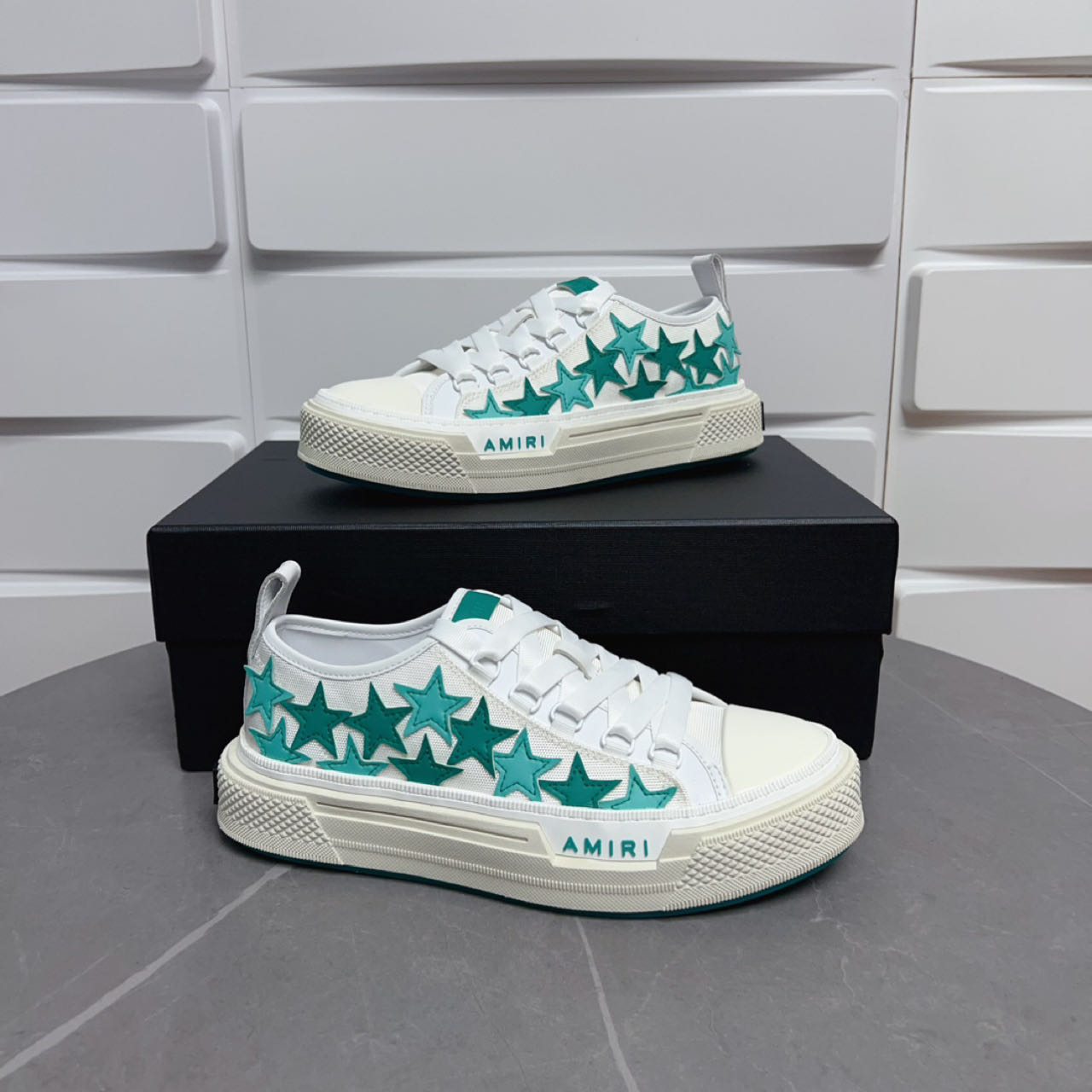 Amiri Stars Court Low Sneakers - FashionPlug