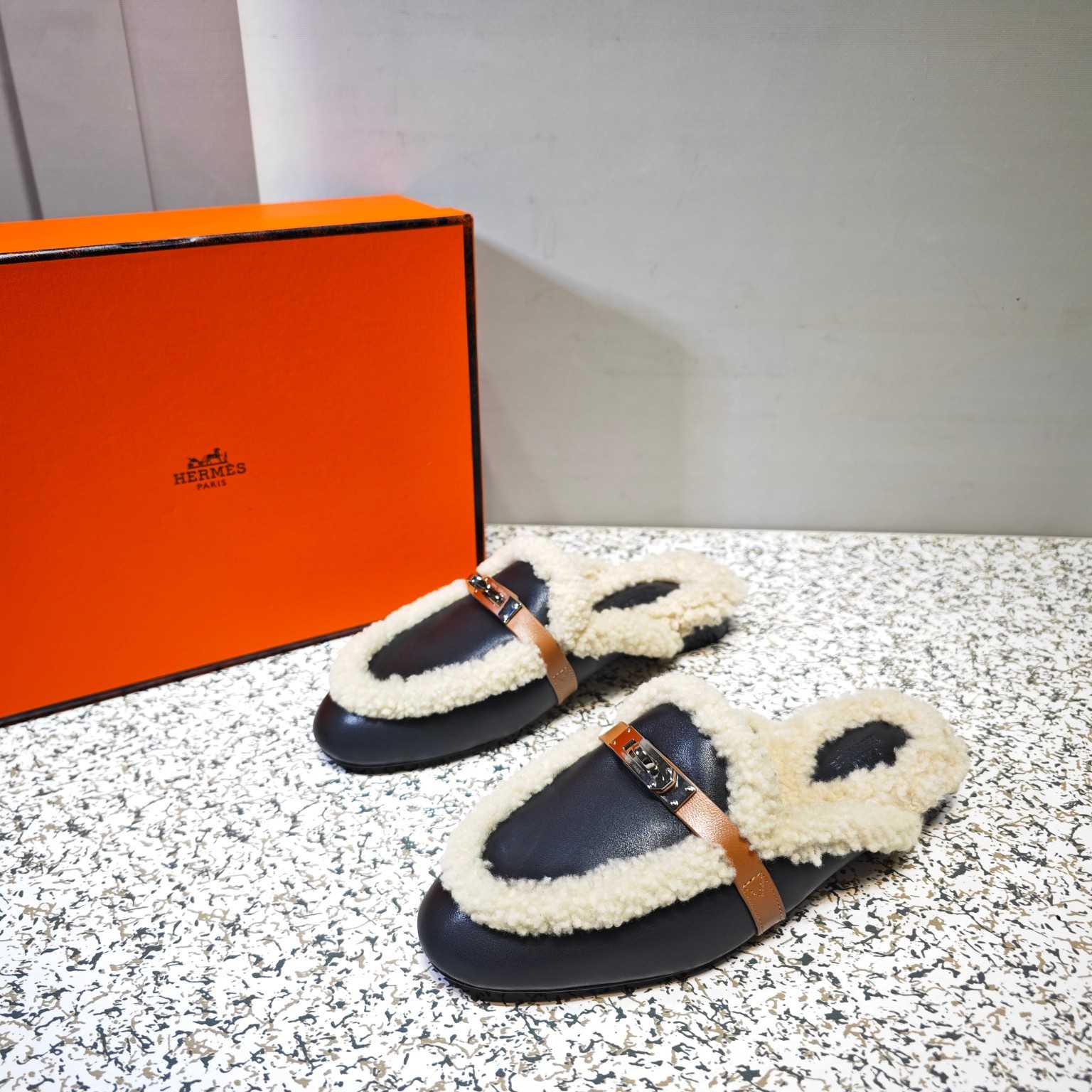 Hermes Oz Mule - FashionPlug