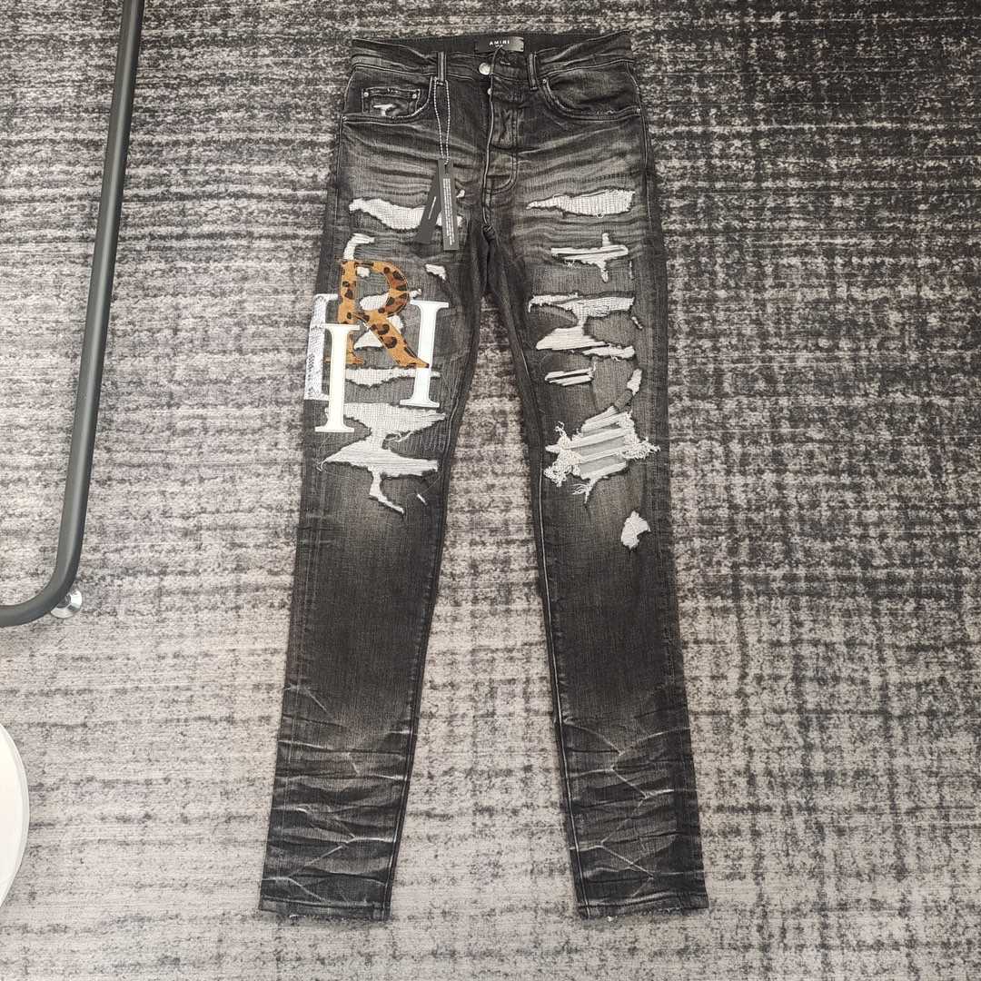 Amiri Slim Fit Jeans    650 - FashionPlug