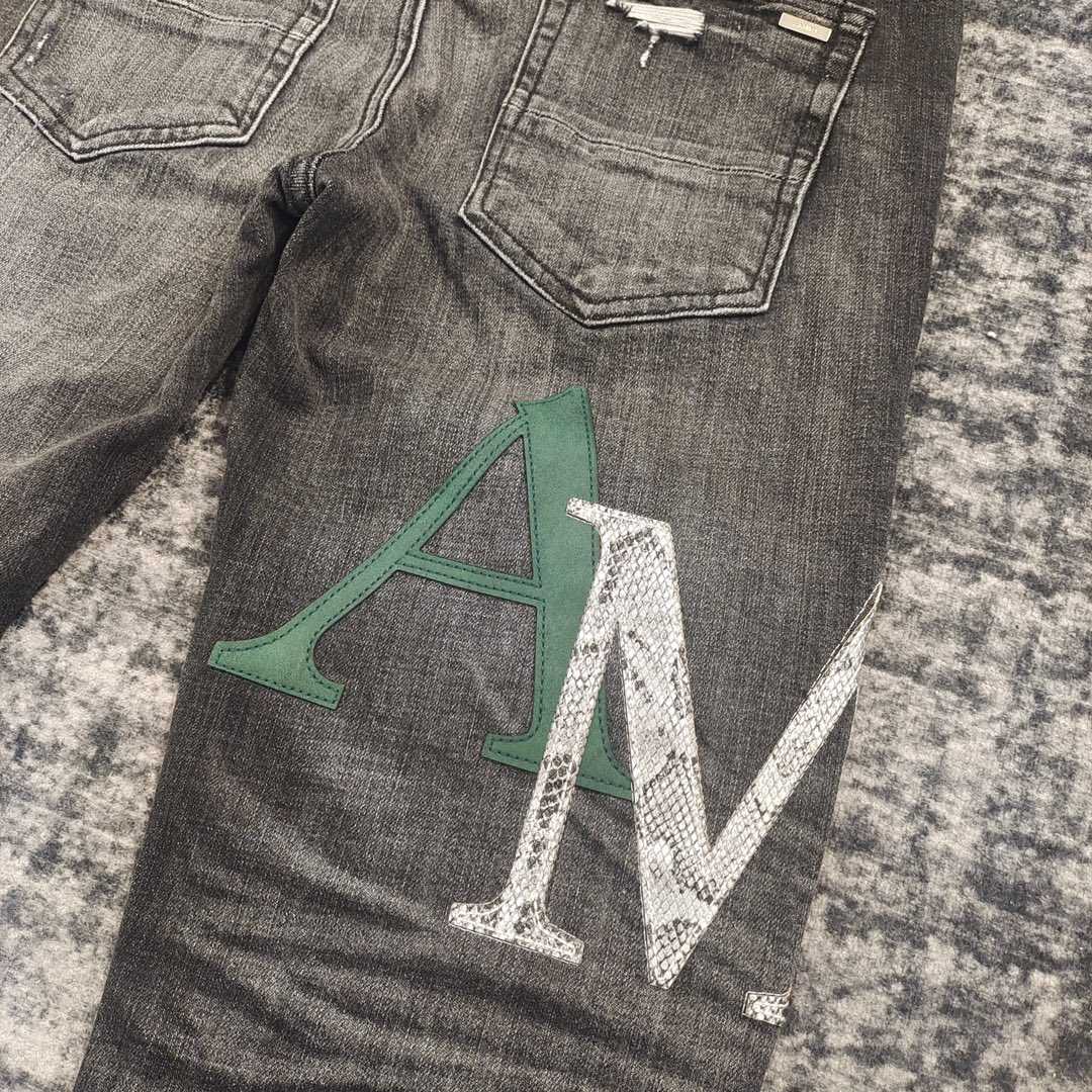 Amiri Slim Fit Jeans    650 - FashionPlug
