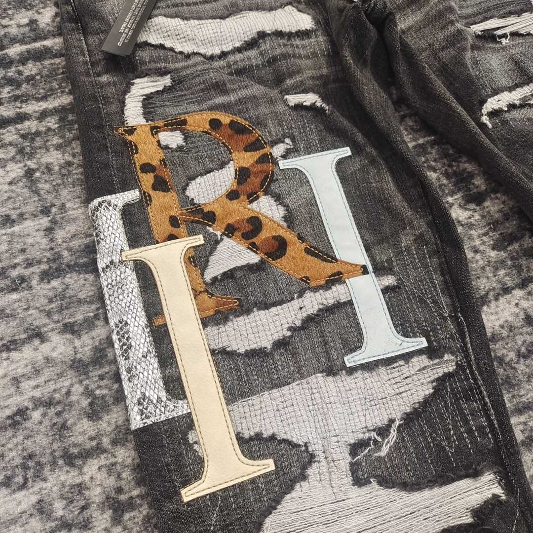 Amiri Slim Fit Jeans    650 - FashionPlug