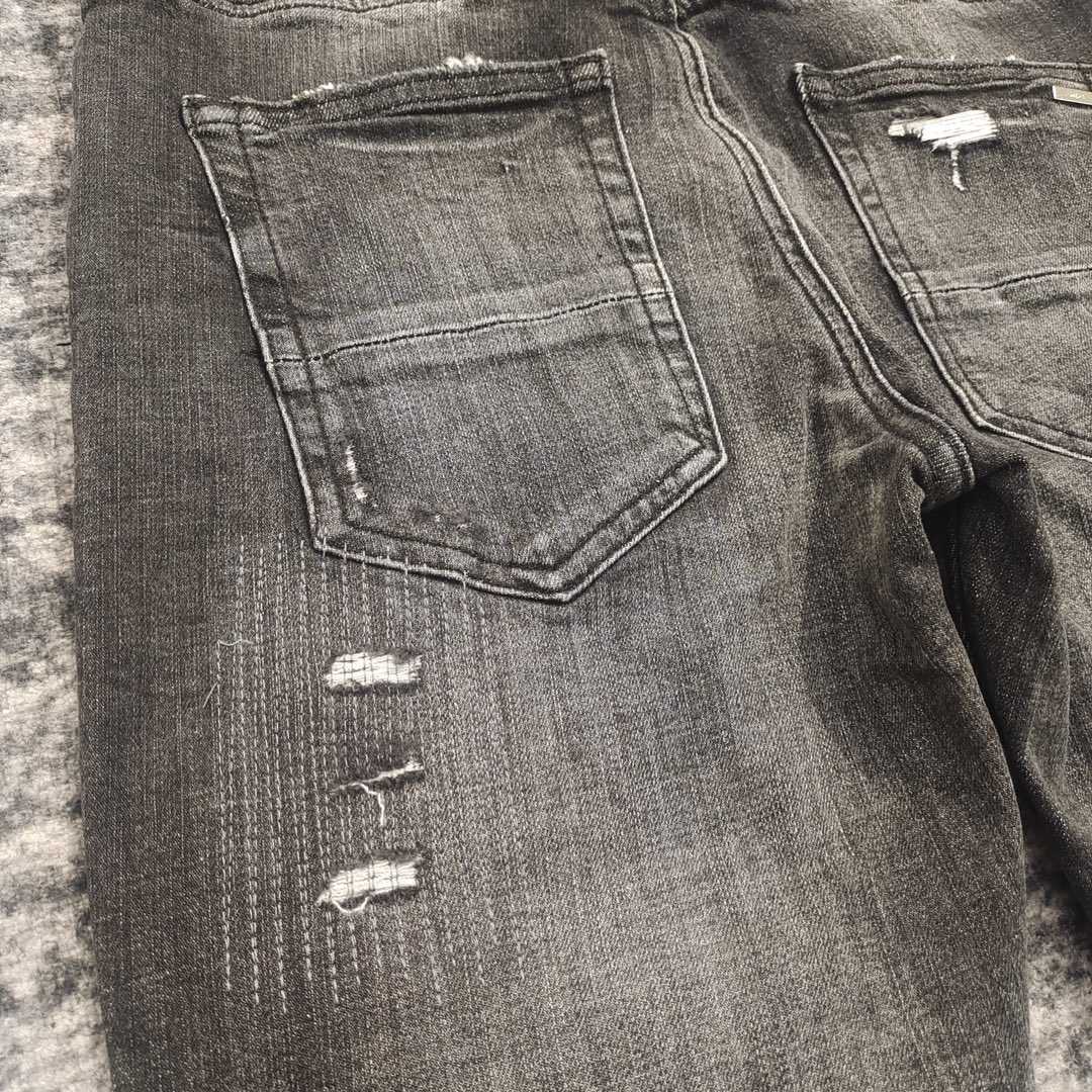 Amiri Slim Fit Jeans    650 - FashionPlug