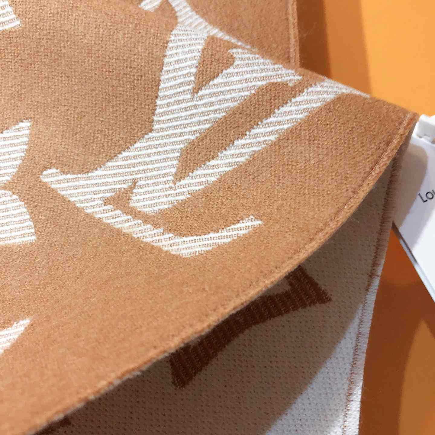 Louis Vuitton LV Essential Scarf - FashionPlug