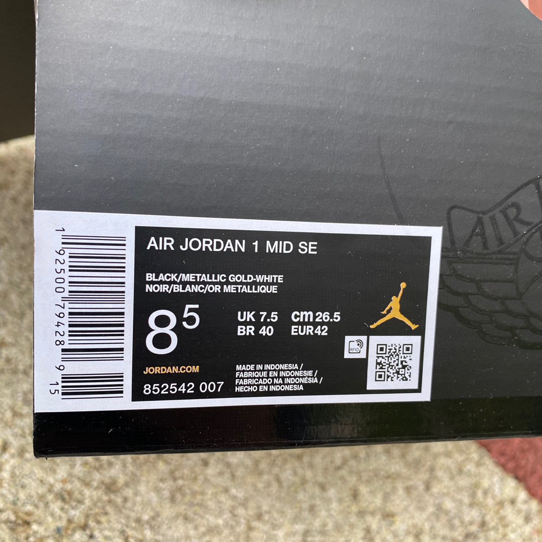 Air Jordan 1 mid Sneakers    852542-007 - FashionPlug