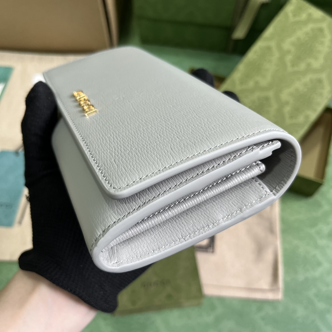 Gucci Continental Wallet With Gucci Script - FashionPlug