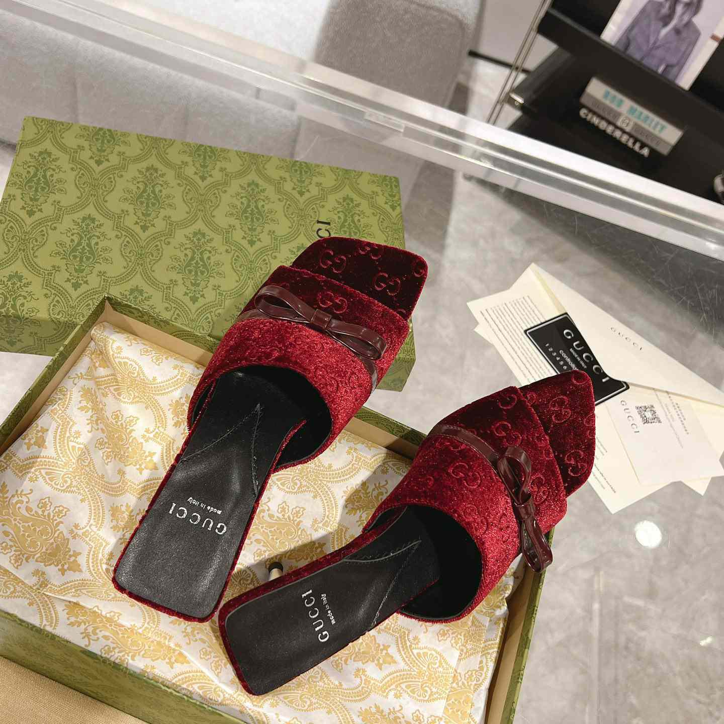Gucci GG Slide Sandal - FashionPlug