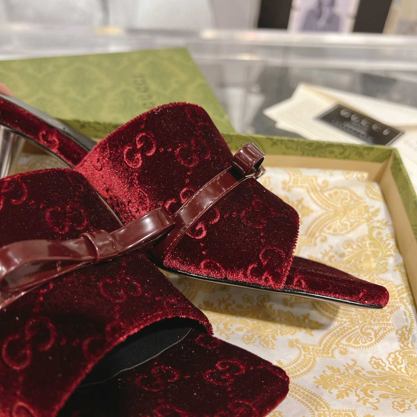 Gucci GG Slide Sandal - FashionPlug