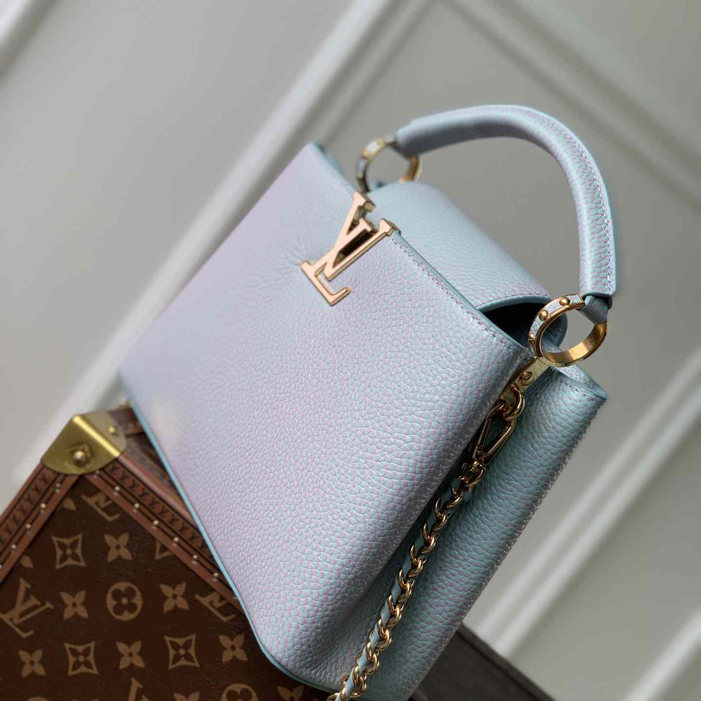 Louis Vuitton Capucines BB (27×18×9cm) - FashionPlug