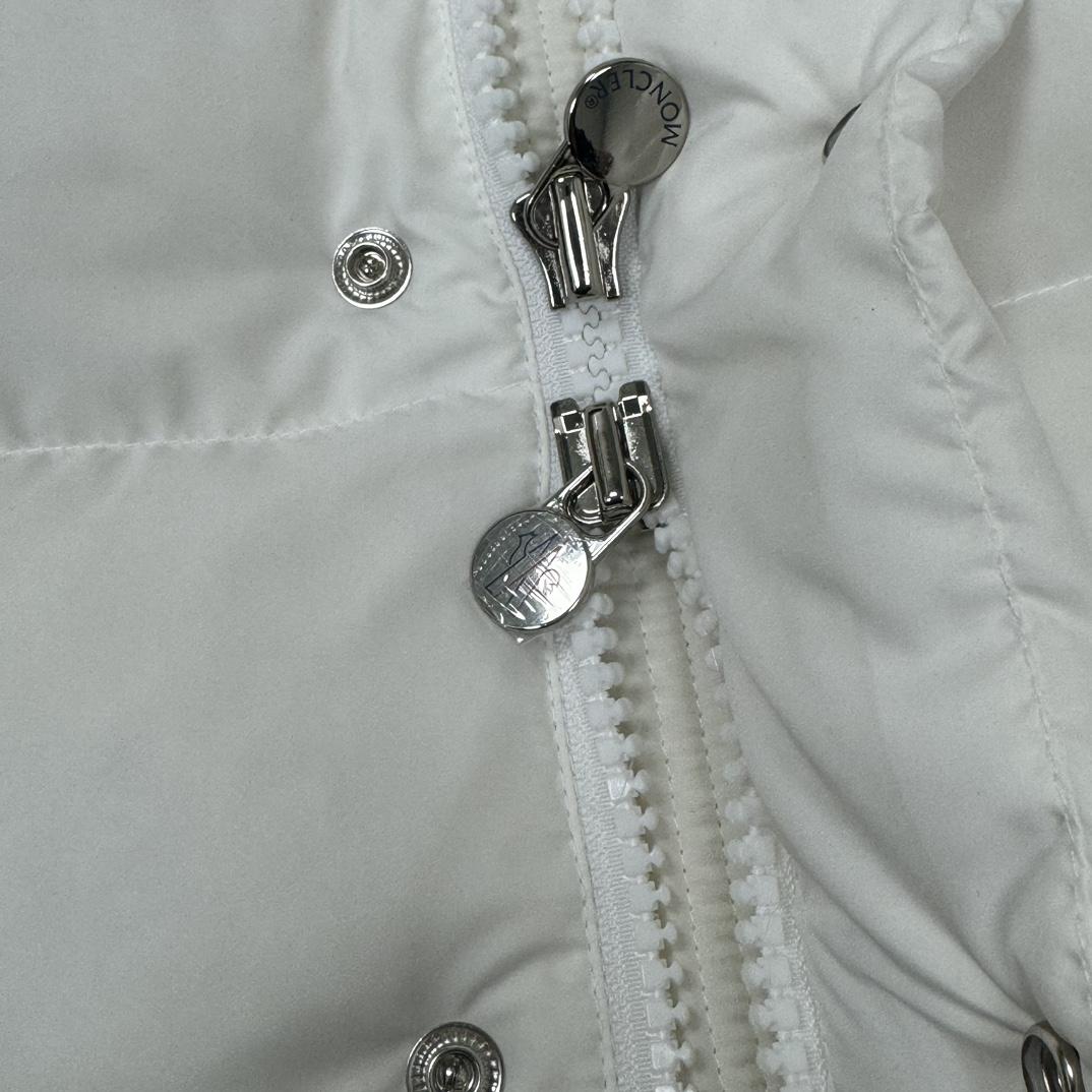 Moncler Vezere Short Down Jacket - FashionPlug