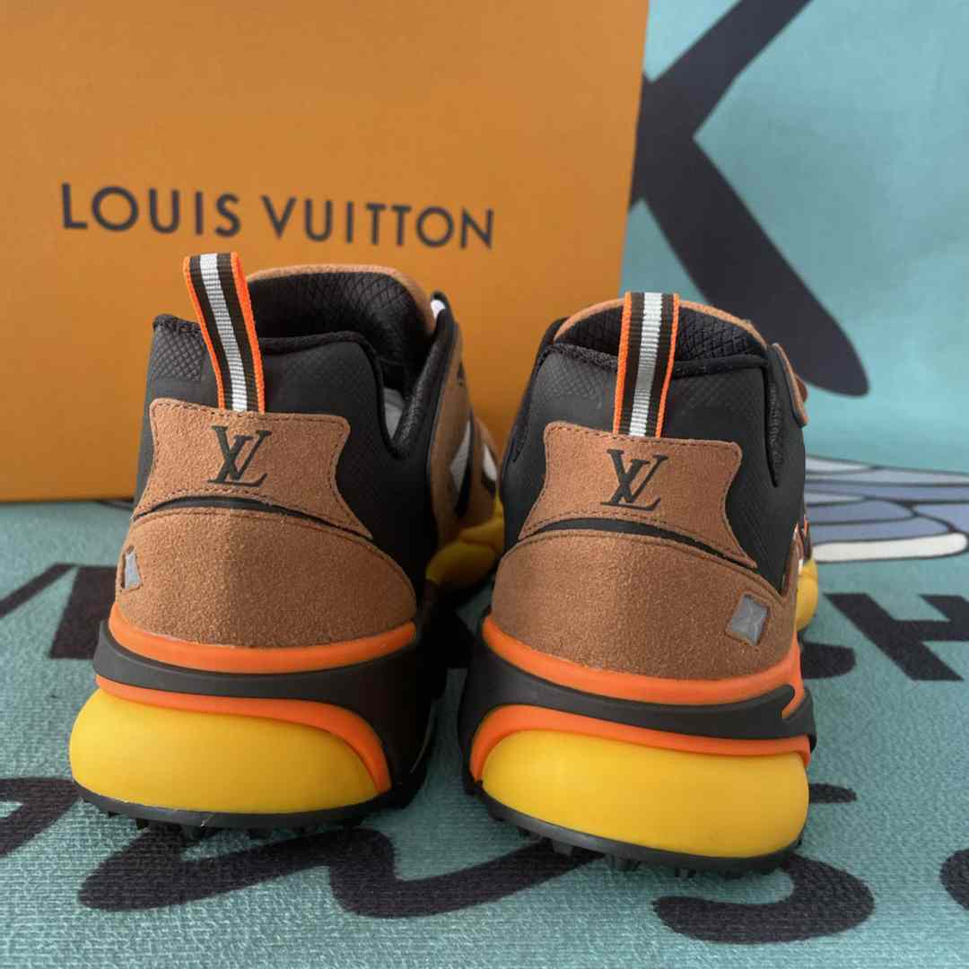 Louis Vuitton Runner Tatic Sneaker(Upon UK Size) - FashionPlug
