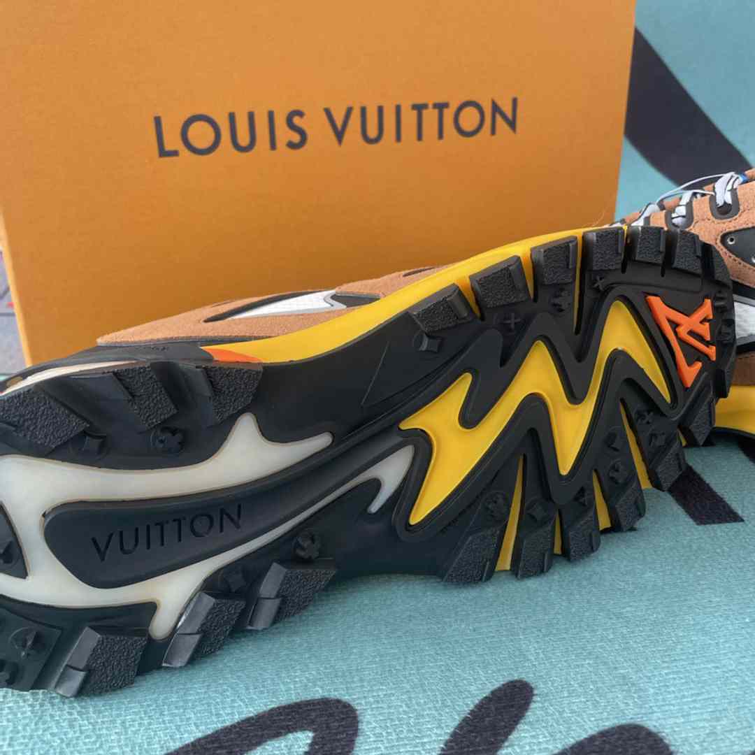 Louis Vuitton Runner Tatic Sneaker(Upon UK Size) - FashionPlug