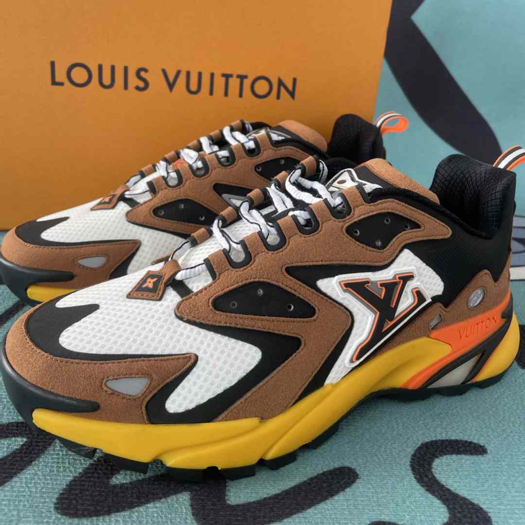 Louis Vuitton Runner Tatic Sneaker(Upon UK Size) - FashionPlug