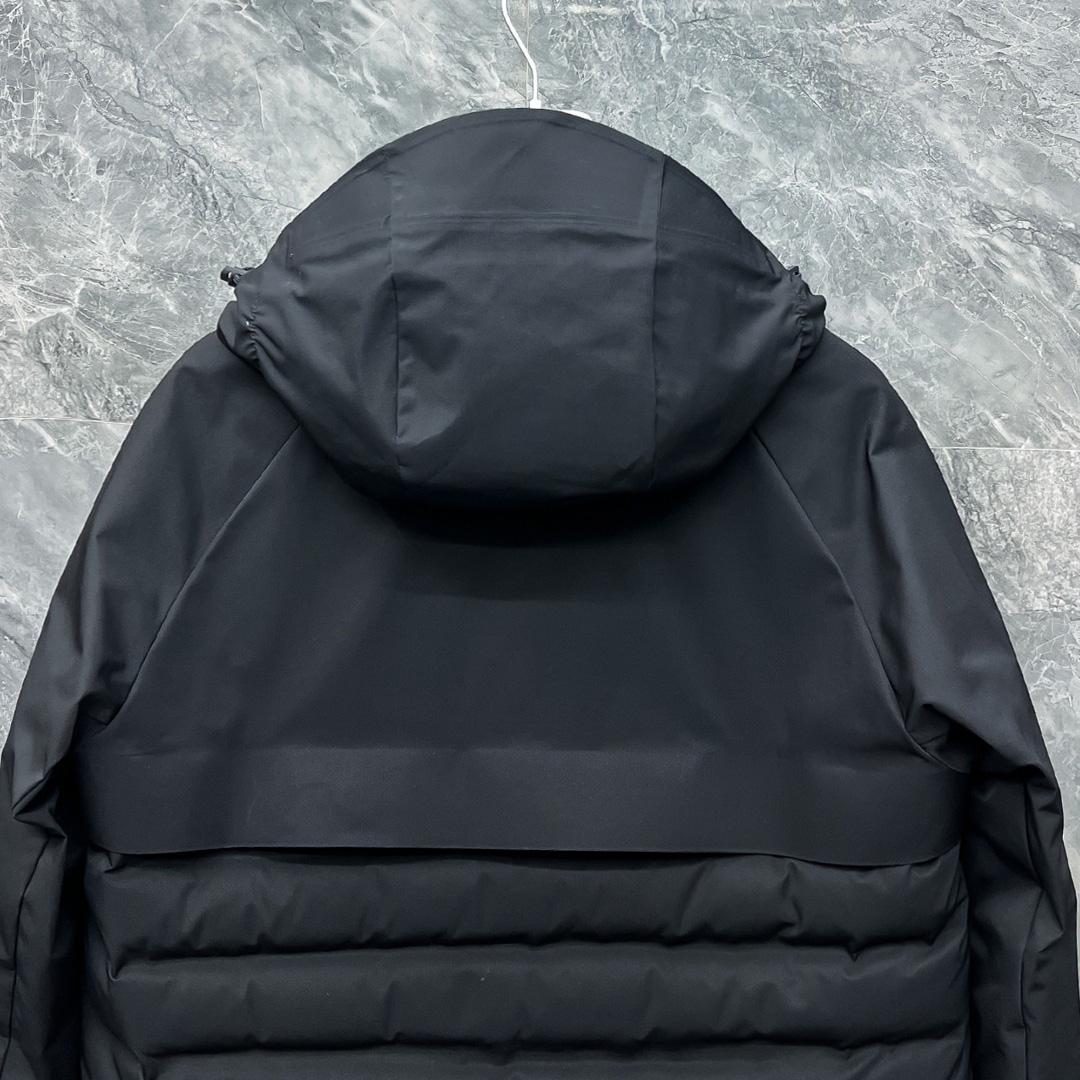 Moncler Short Down Jacket - FashionPlug