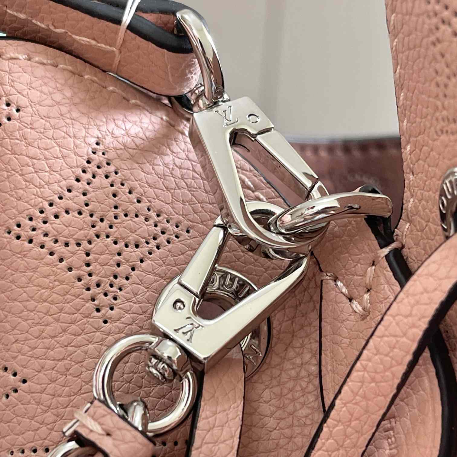 Louis Vuitton Bella (19×22×14cm)  M23195 - FashionPlug