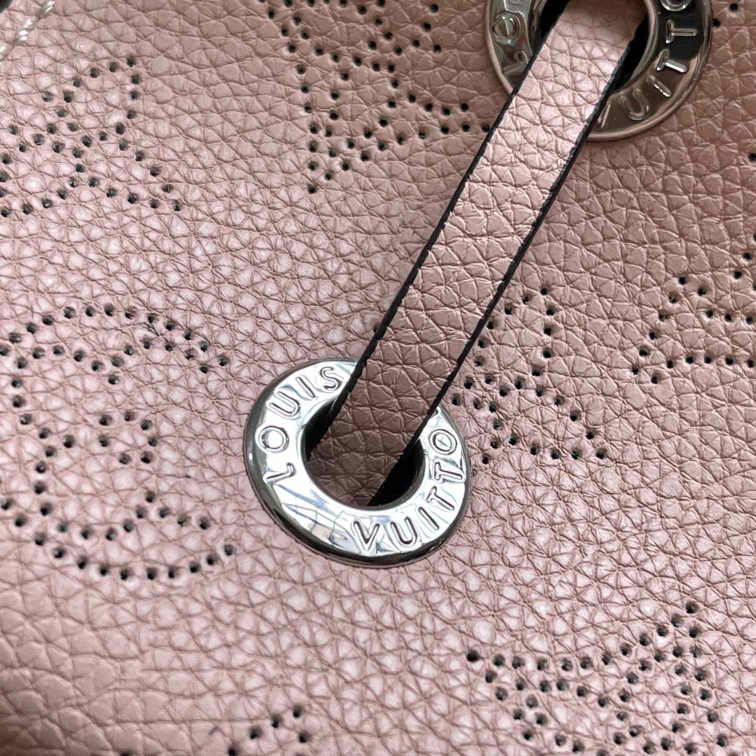 Louis Vuitton Bella (19×22×14cm)  M23195 - FashionPlug