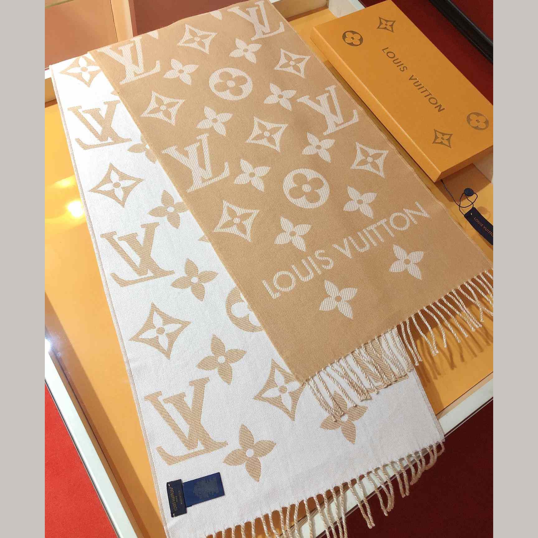 Louis Vuitton LV Essential Scarf - FashionPlug