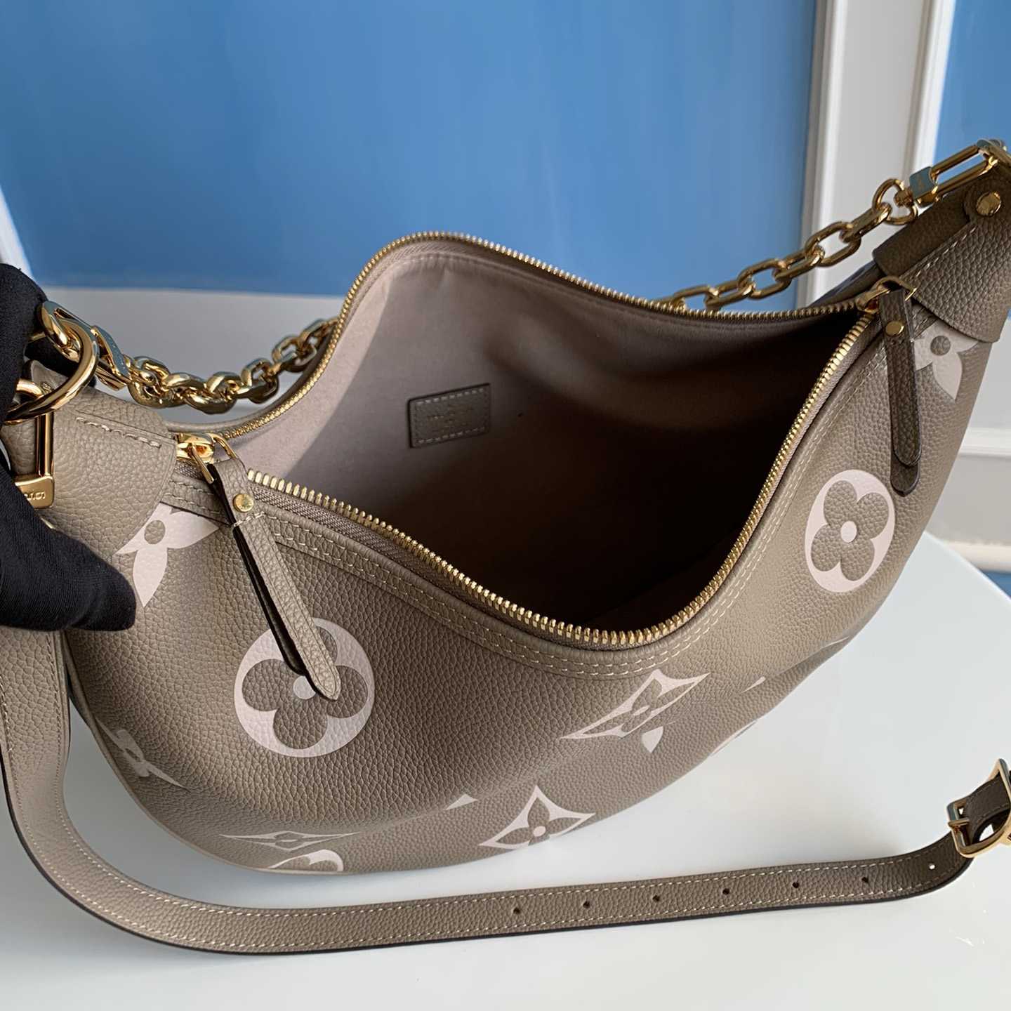 Louis Vuitton Loop Hobo          M46738 - FashionPlug