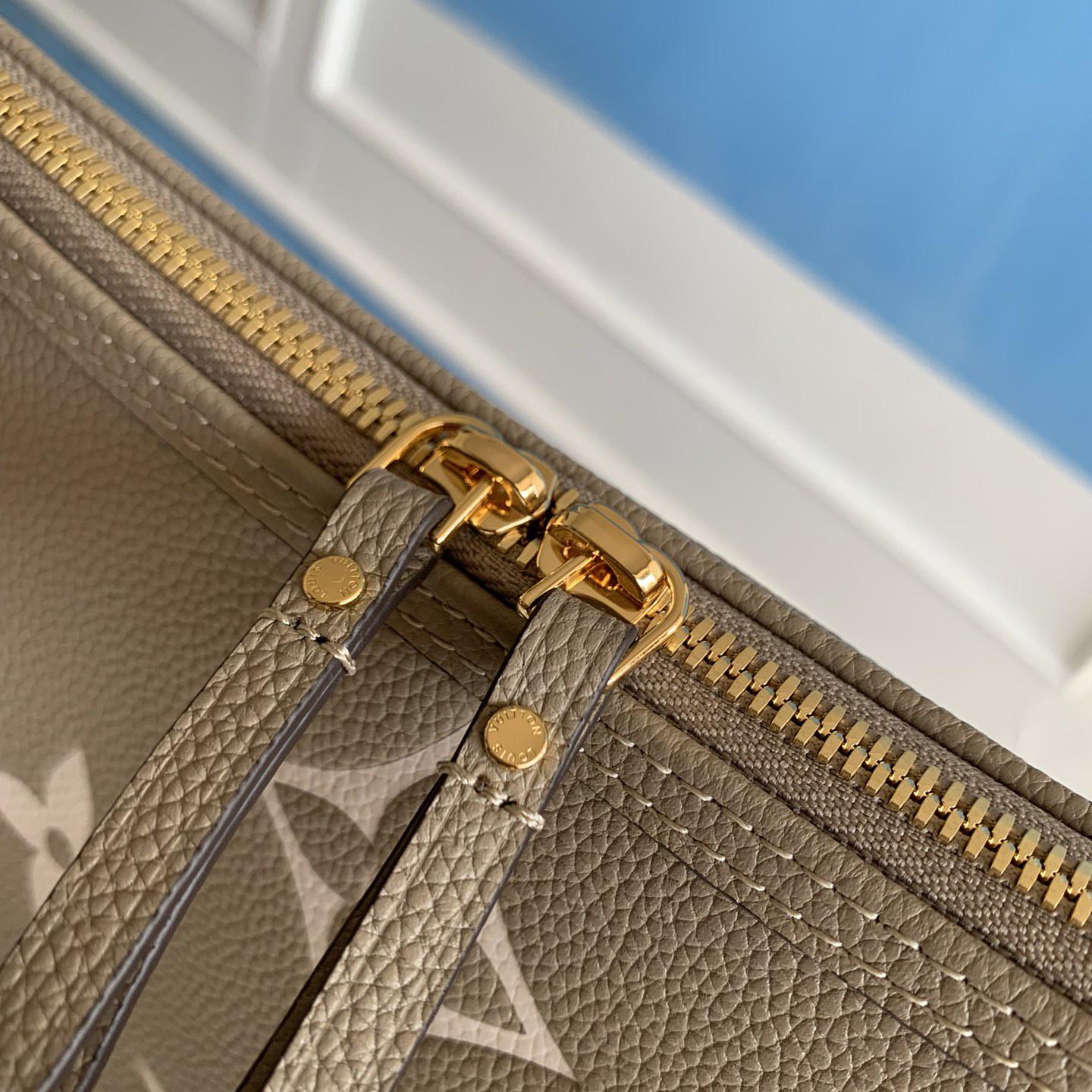 Louis Vuitton Loop Hobo          M46738 - FashionPlug