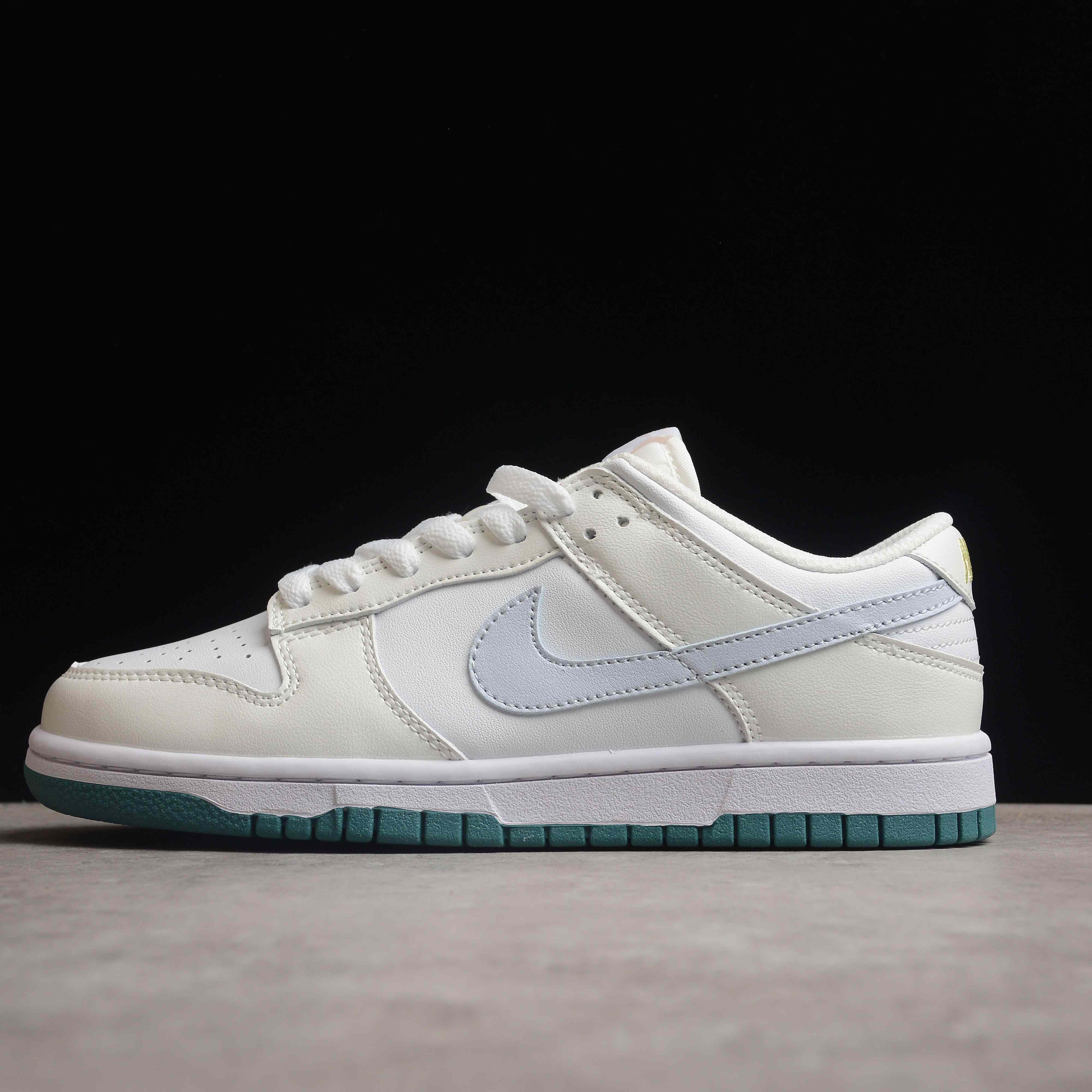 Nike Dunk Low Sneaker     FD9911-10113 - FashionPlug
