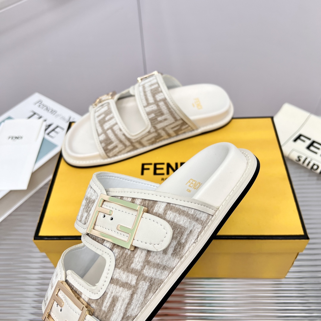 Fendi Feel FF Fabric Slides - FashionPlug