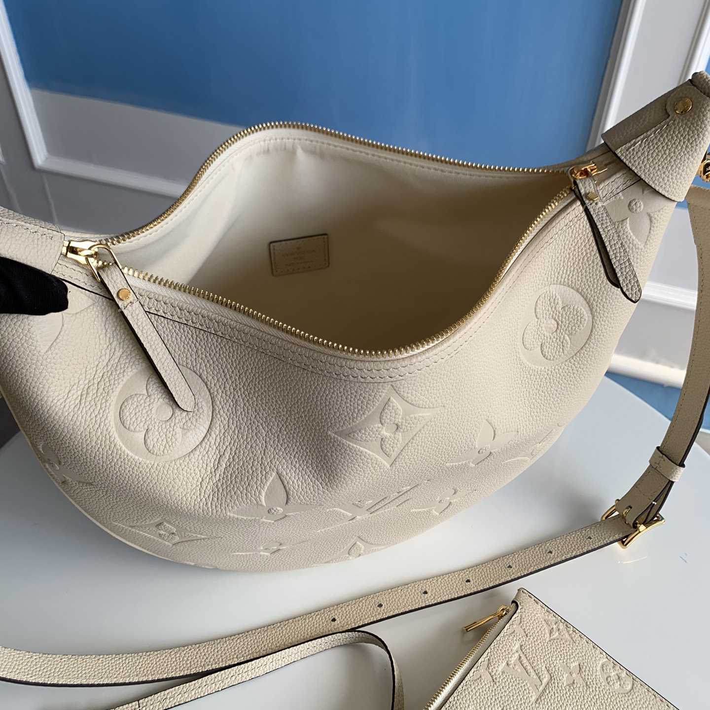 Louis Vuitton Loop Hobo          M46739 - FashionPlug