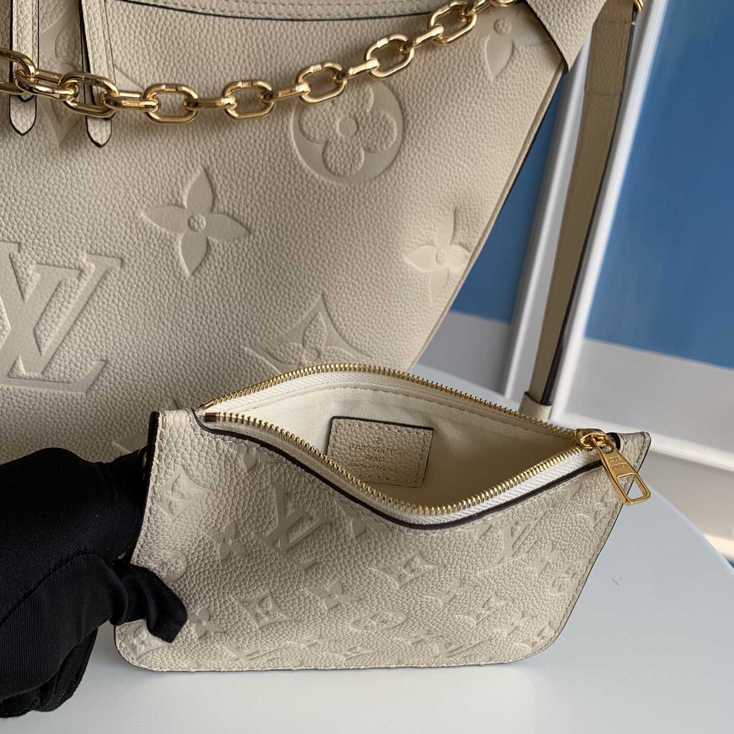 Louis Vuitton Loop Hobo          M46739 - FashionPlug