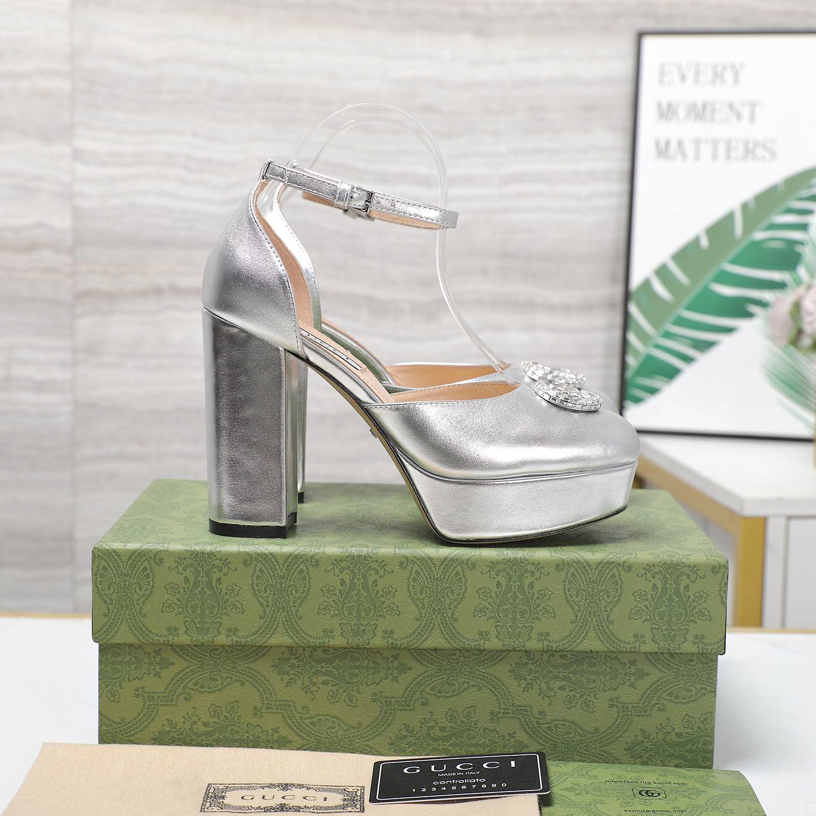 Gucci Women's Platform Pump With Double G - FashionPlug