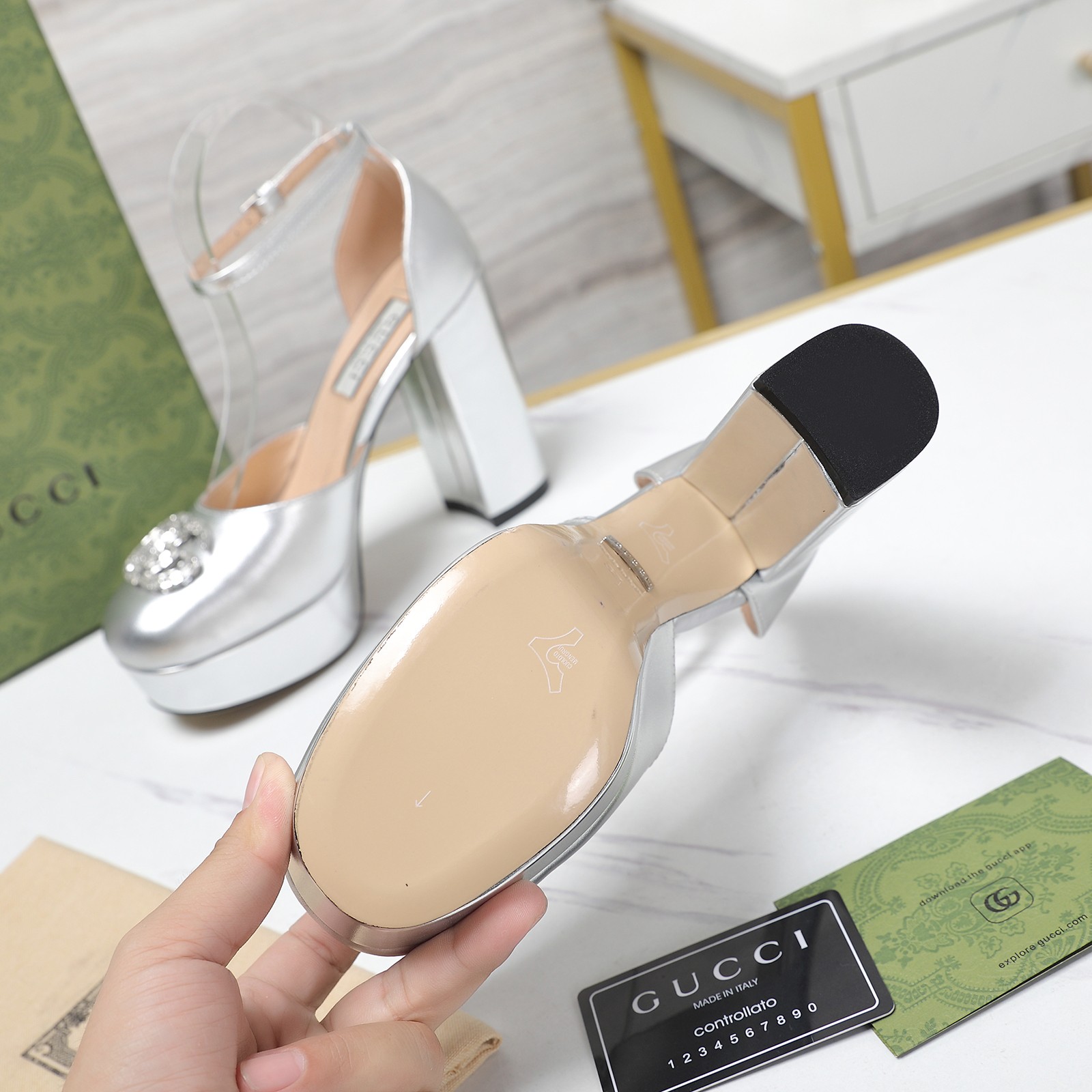 Gucci Women's Platform Pump With Double G - FashionPlug