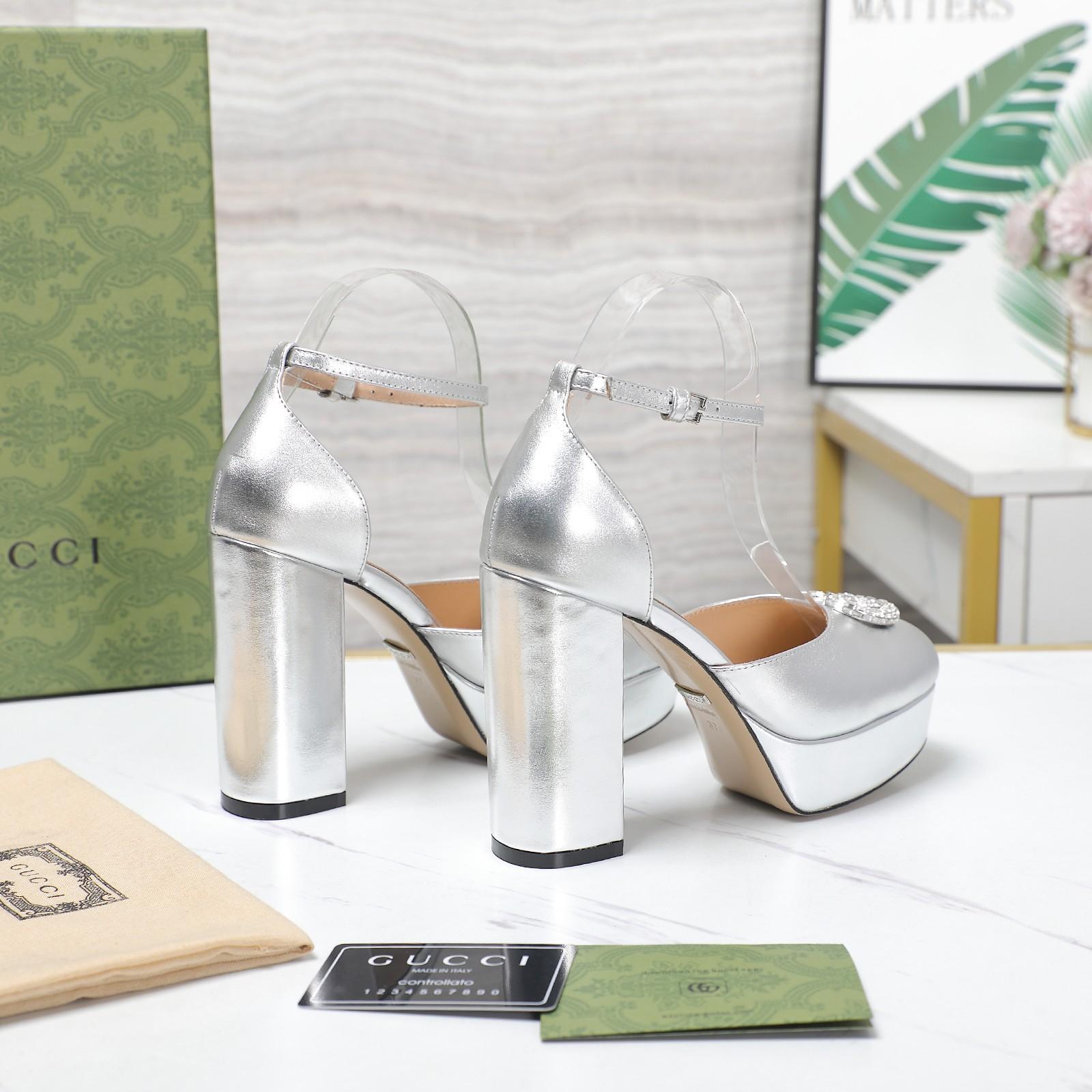 Gucci Women's Platform Pump With Double G - FashionPlug