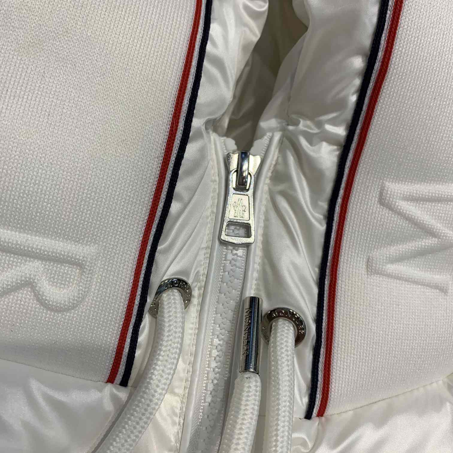Moncler Pavin Short Down Jacket - FashionPlug