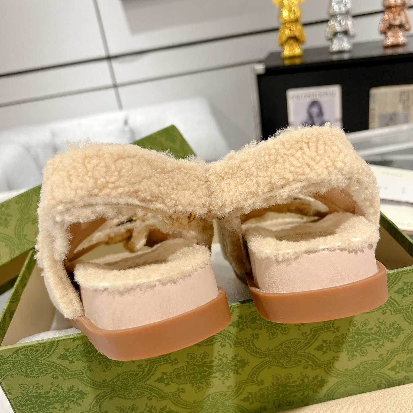 Gucci Women's Double G Sandals - FashionPlug