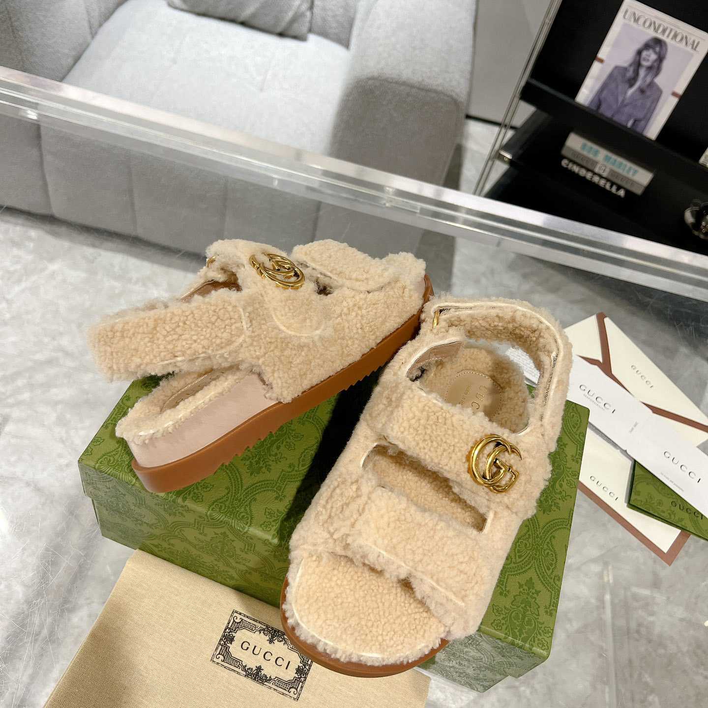 Gucci Women's Double G Sandals - FashionPlug