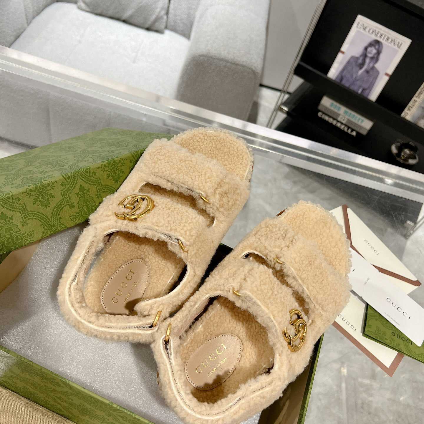 Gucci Women's Double G Sandals - FashionPlug