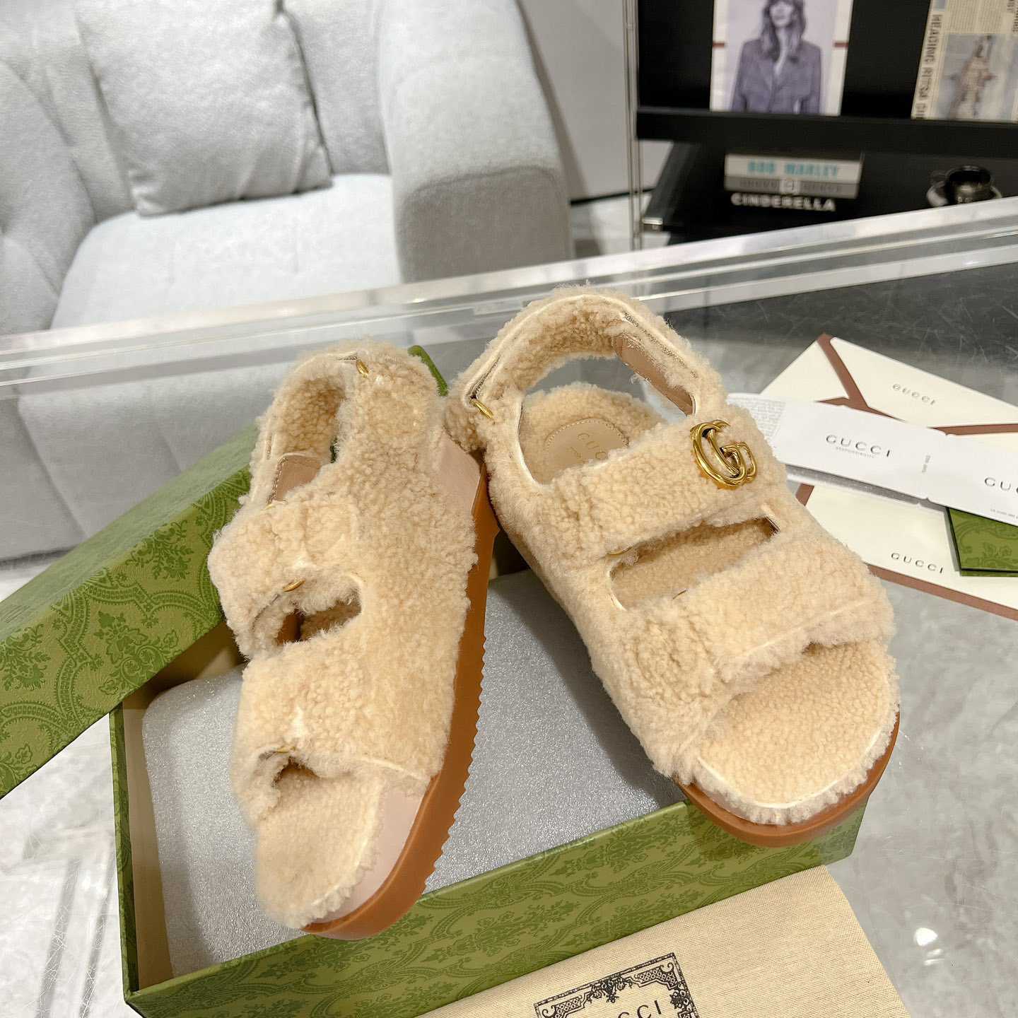 Gucci Women's Double G Sandals - FashionPlug