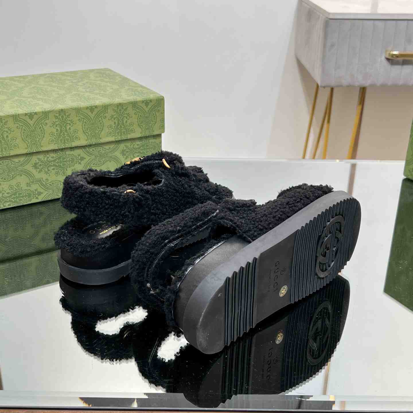 Gucci Women's Double G Sandals - FashionPlug