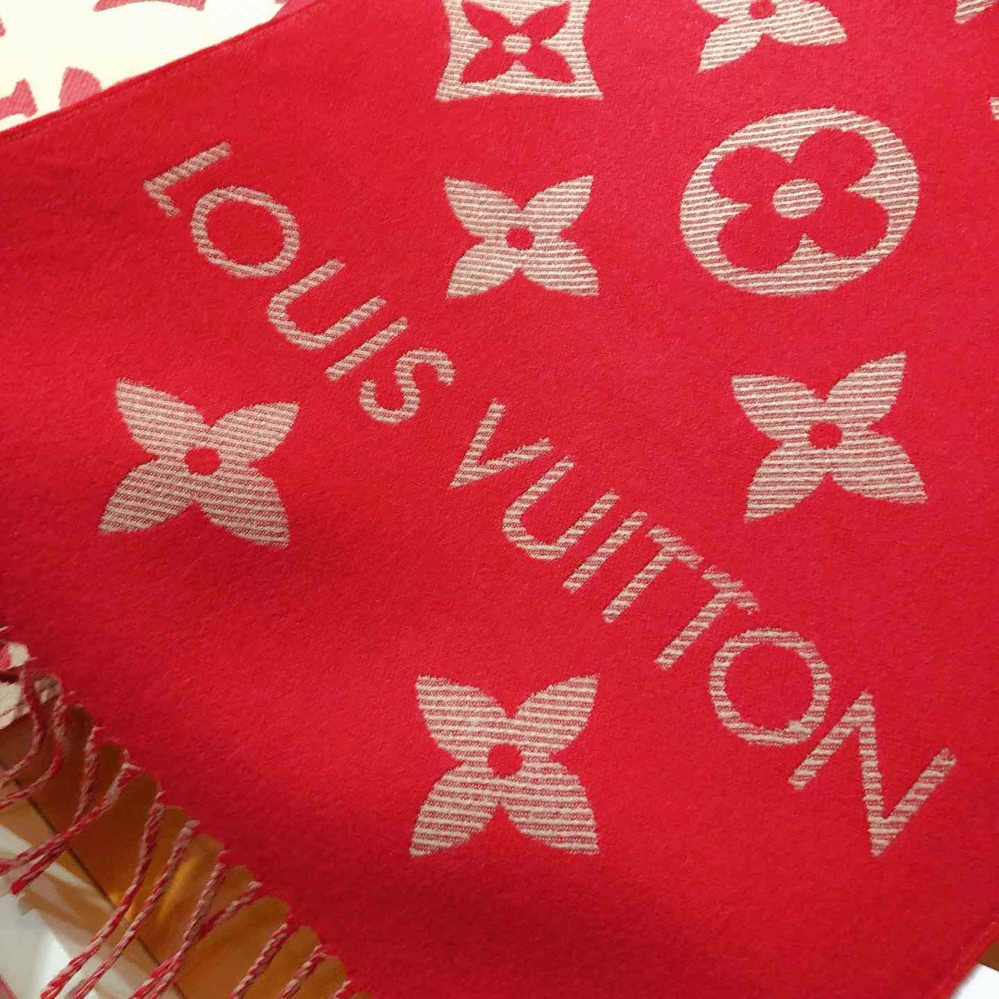Louis Vuitton LV Essential Scarf - FashionPlug