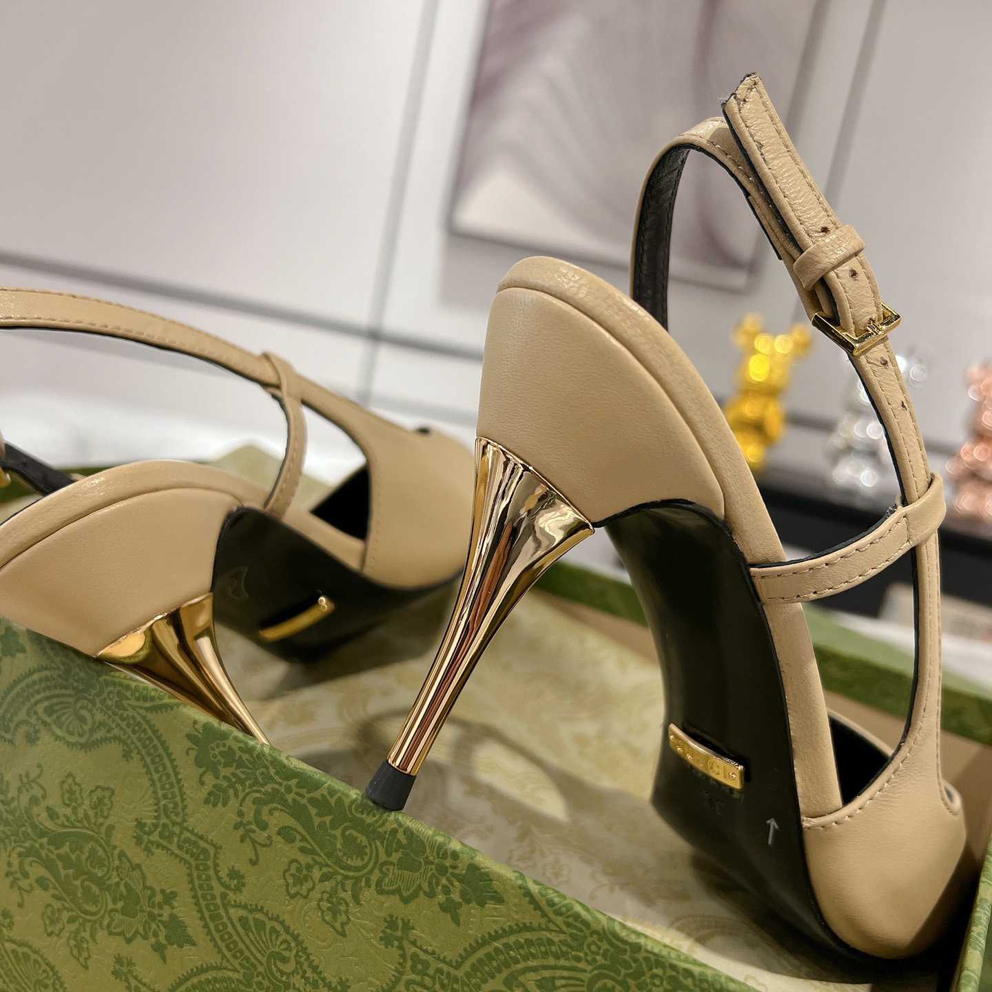 Gucci Women's Slingback Heeled Pump - FashionPlug
