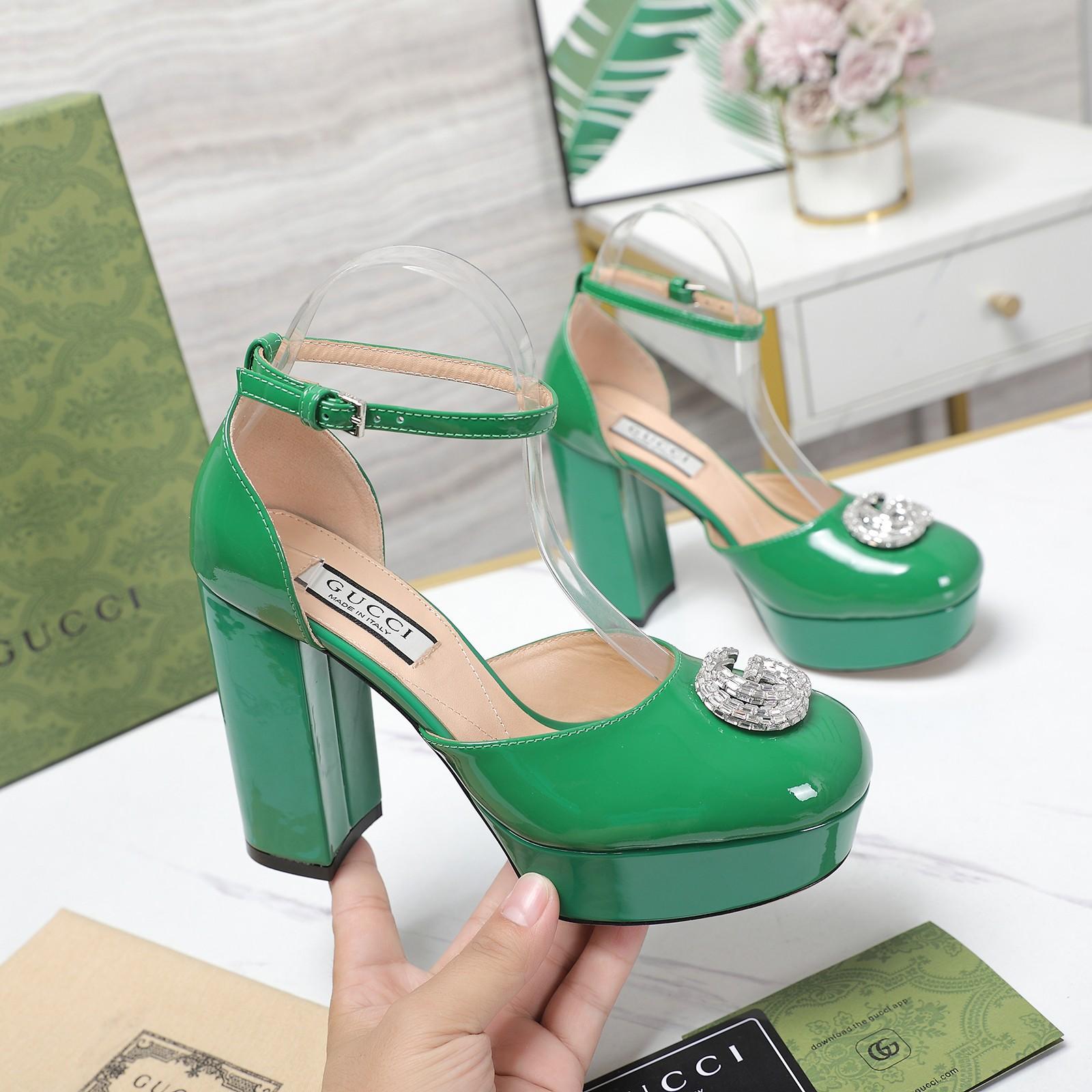 Gucci Women's Platform Pump With Double G - FashionPlug