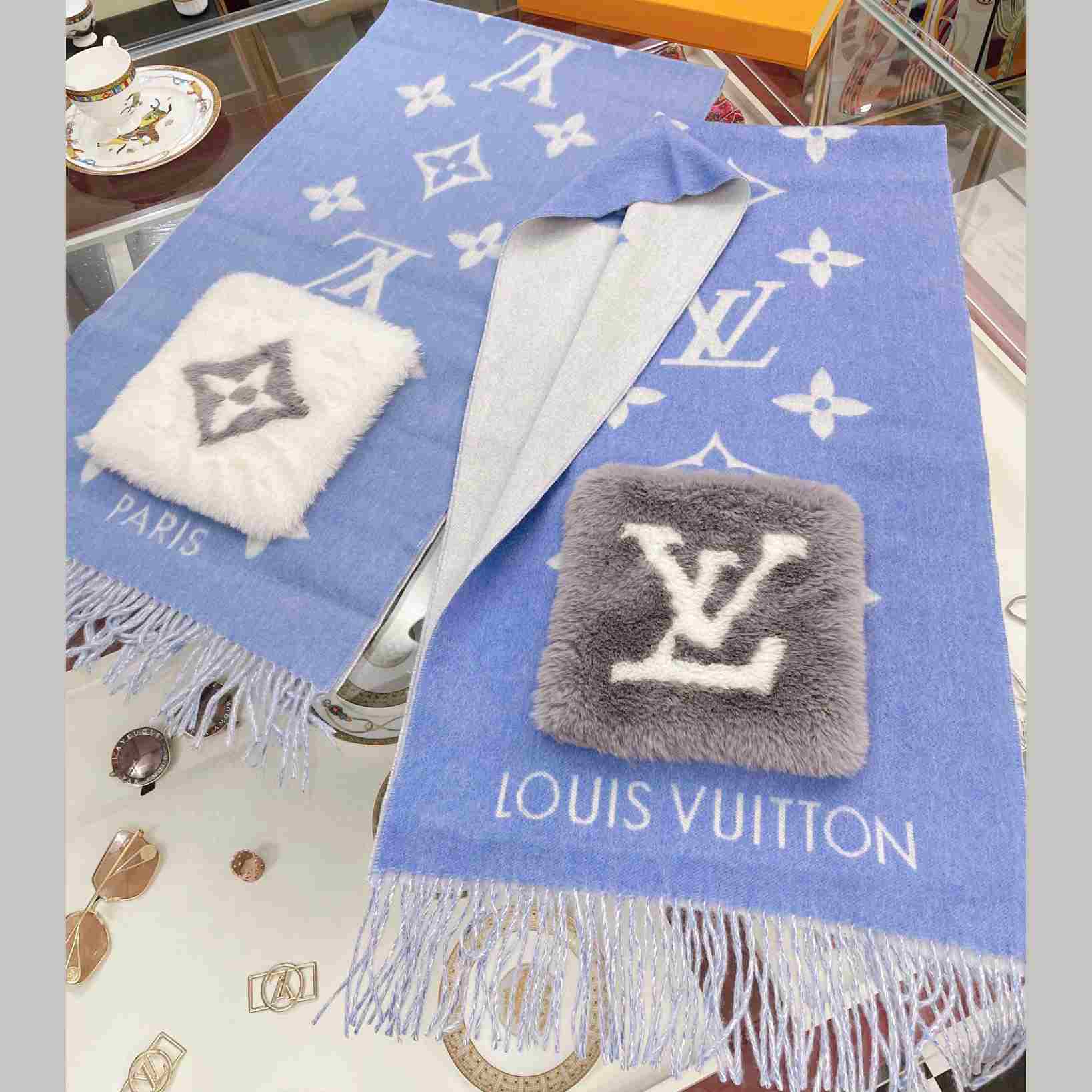 Louis Vuitton Cold Reykjavik Scarf - FashionPlug