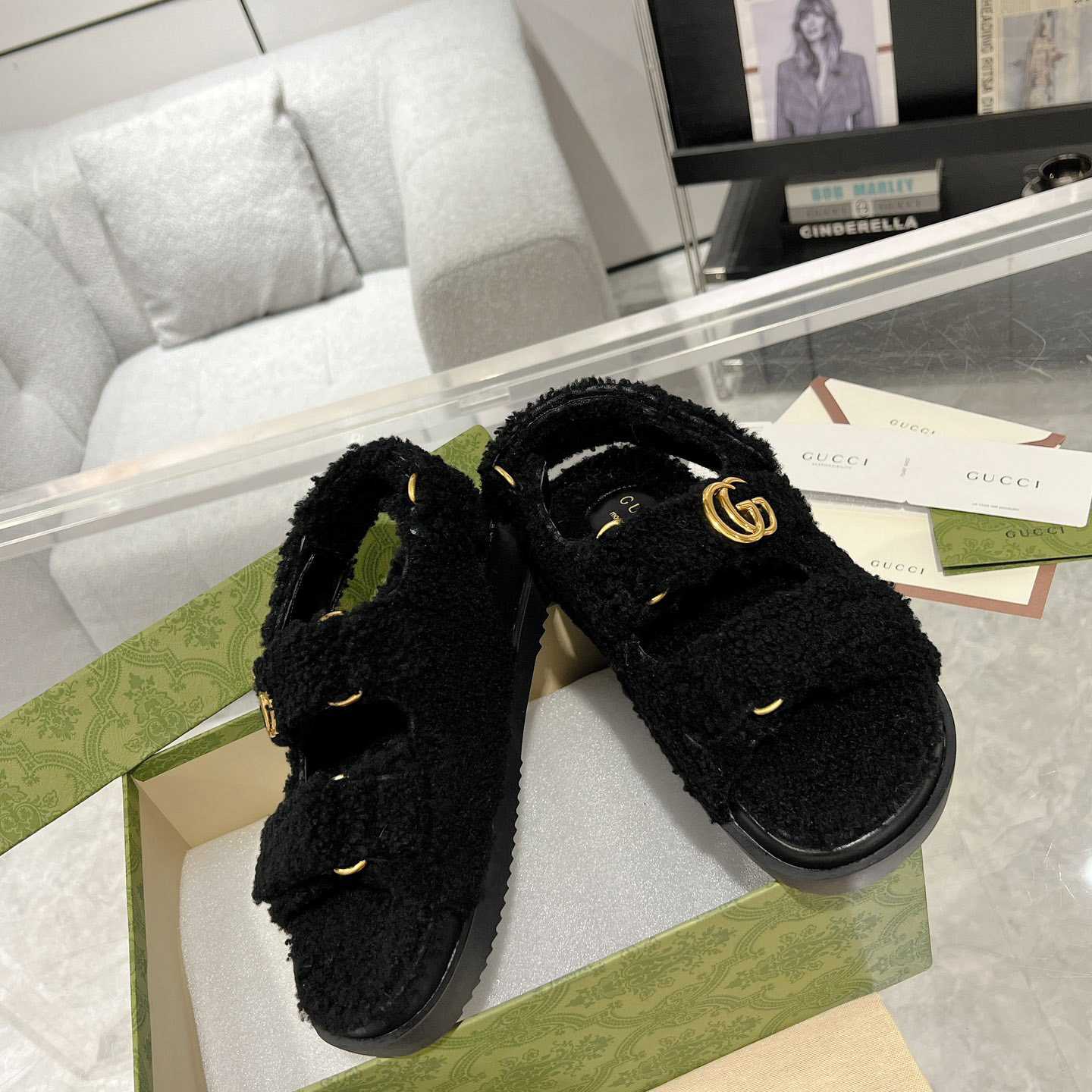 Gucci Women's Double G Sandals - FashionPlug