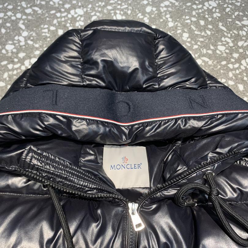 Moncler Pavin Short Down Jacket - FashionPlug