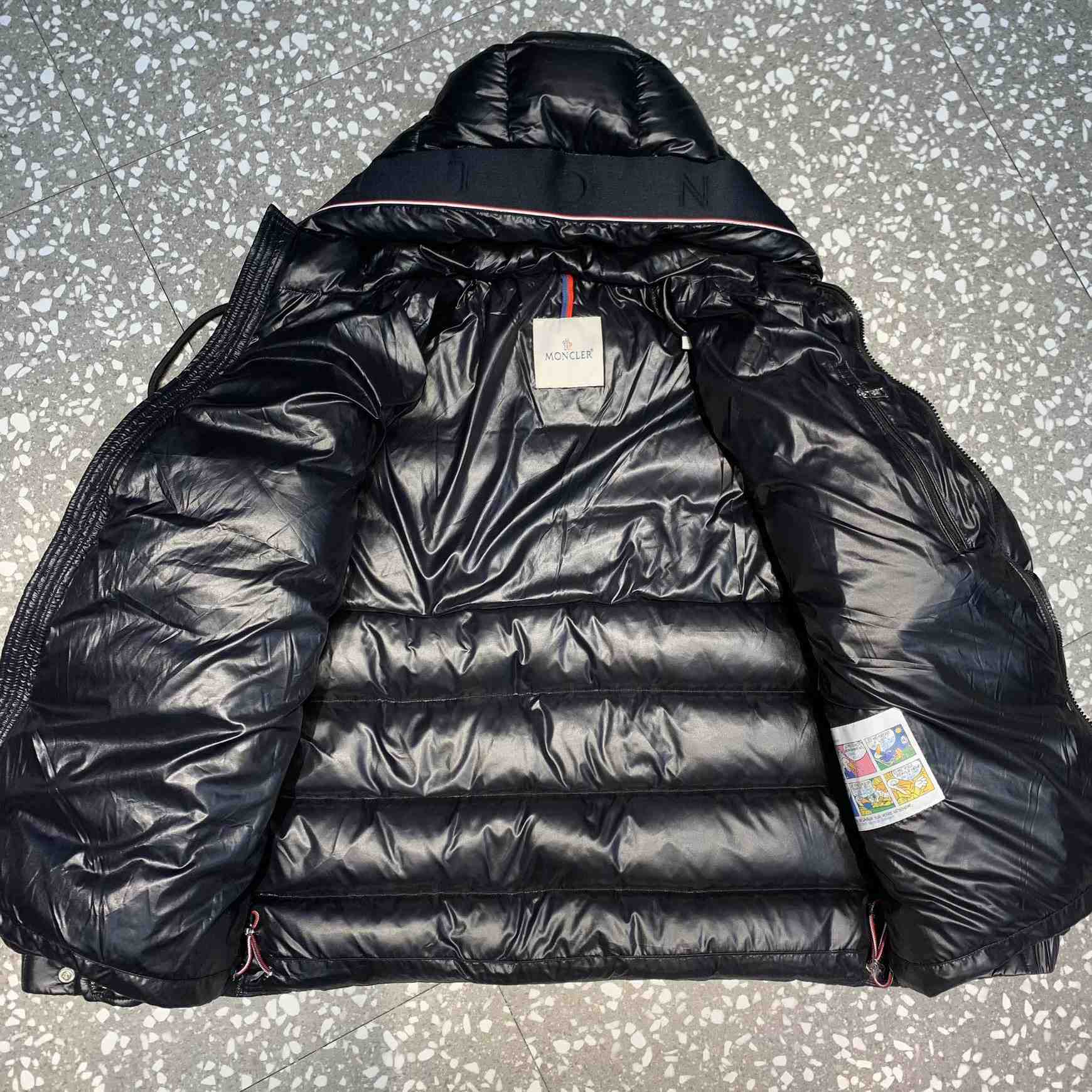 Moncler Pavin Short Down Jacket - FashionPlug