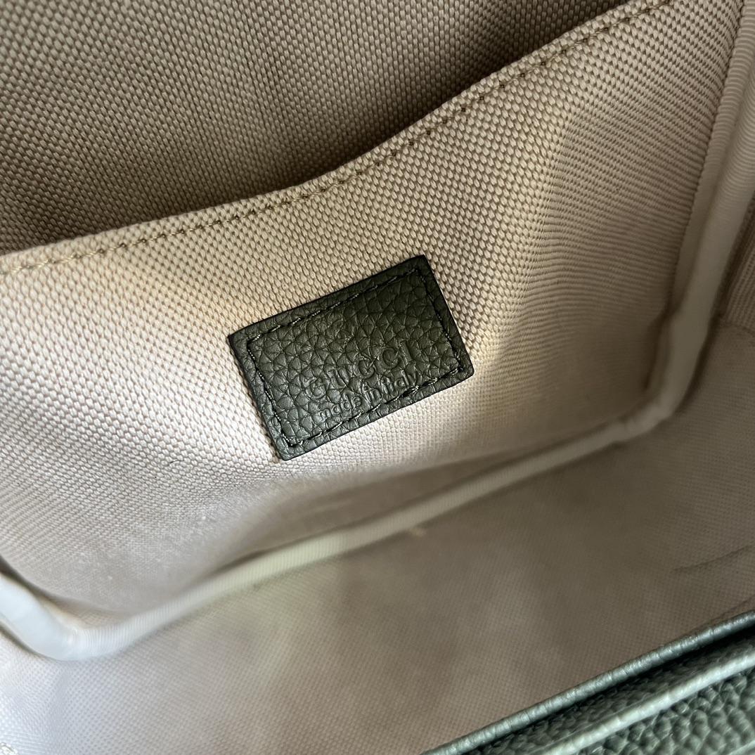 Gucci Jumbo GG Crossbody Bag - FashionPlug