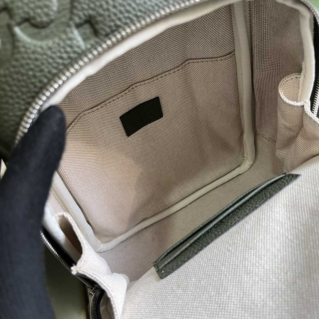 Gucci Jumbo GG Crossbody Bag - FashionPlug