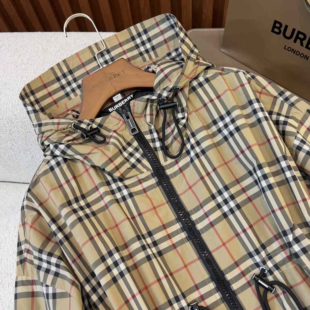 Burberry Logo Tape Vintage Check Hooded Jacket - FashionPlug