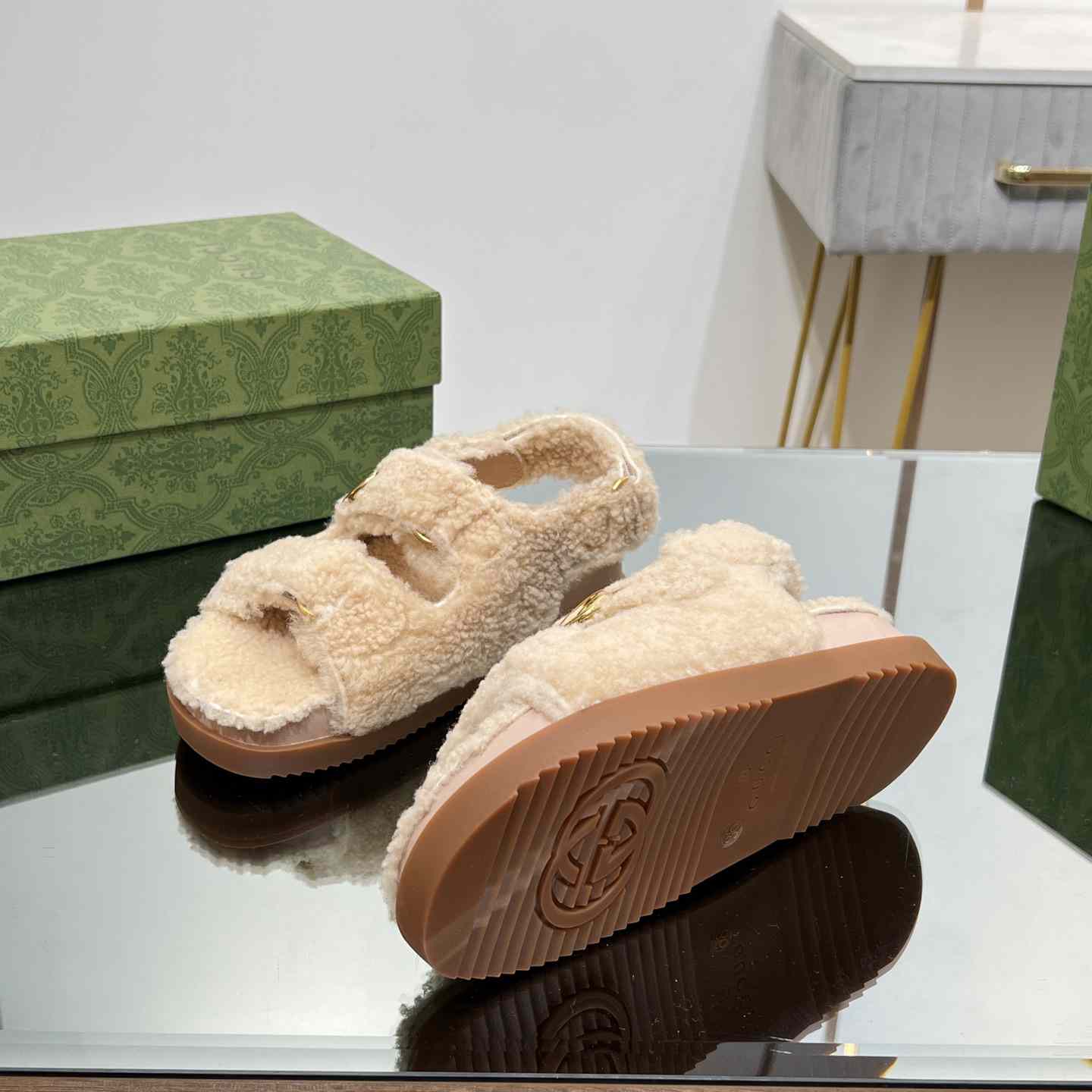 Gucci Women's Double G Sandals - FashionPlug