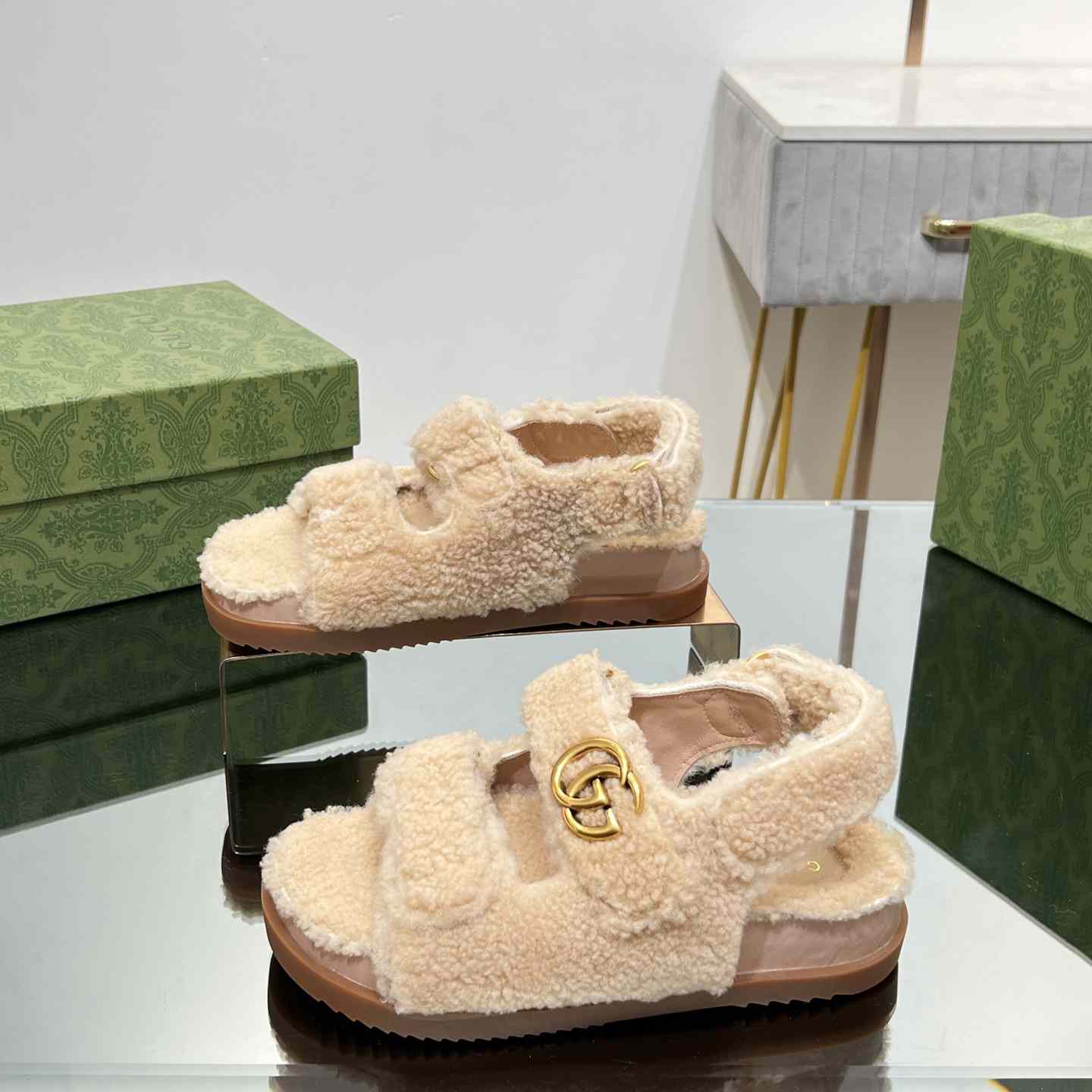 Gucci Women's Double G Sandals - FashionPlug