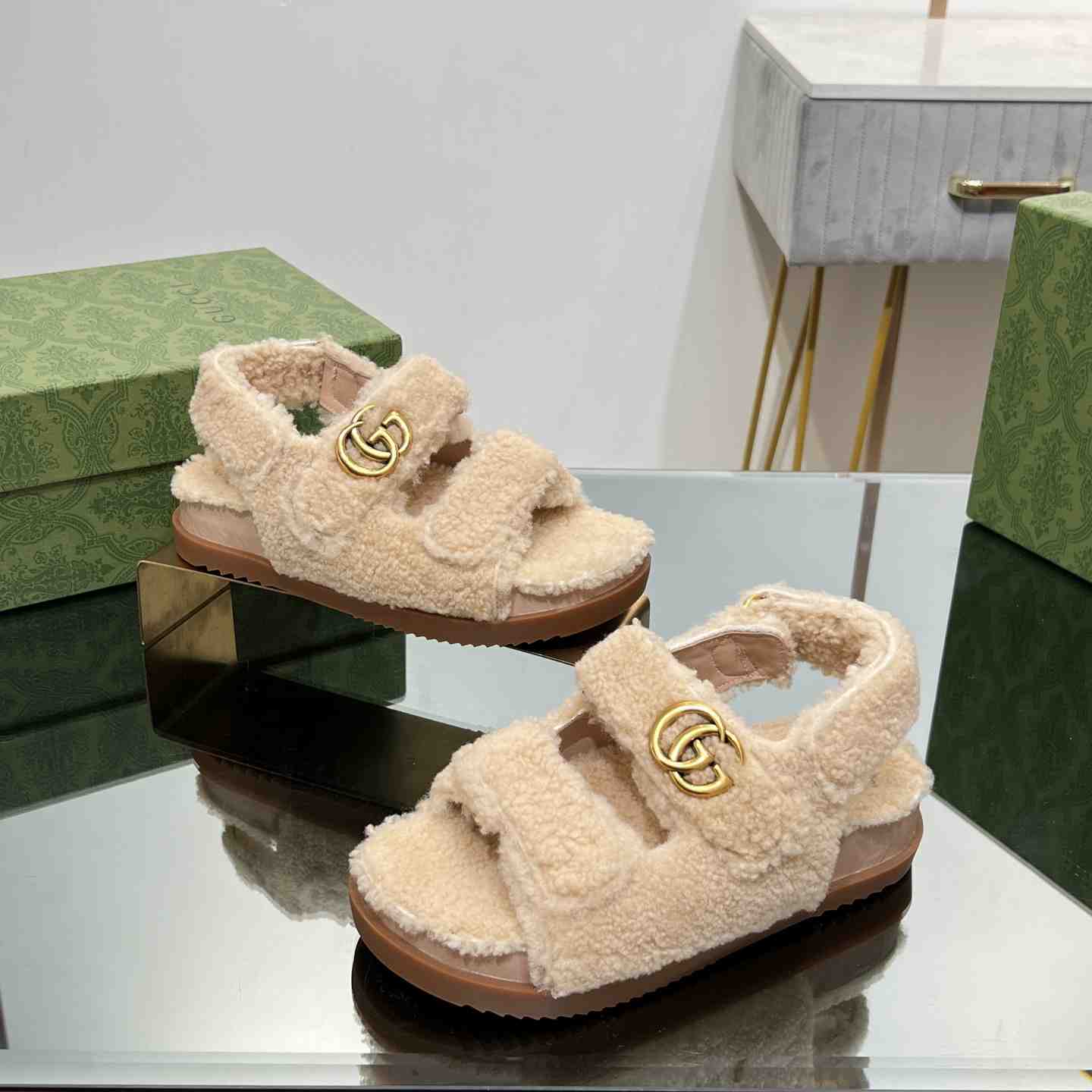 Gucci Women's Double G Sandals - FashionPlug